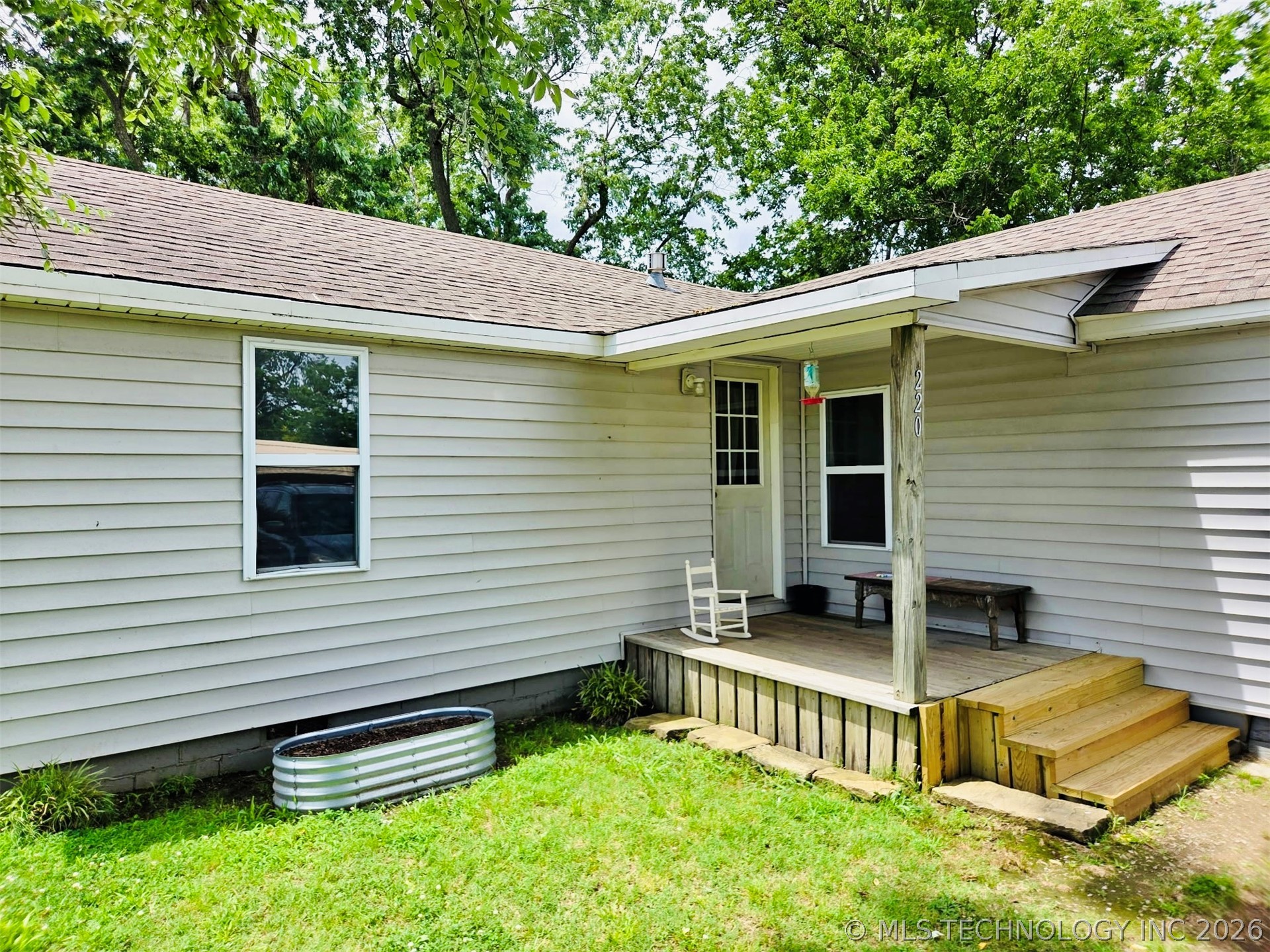 220 E Audd Avenue Property Photo 4