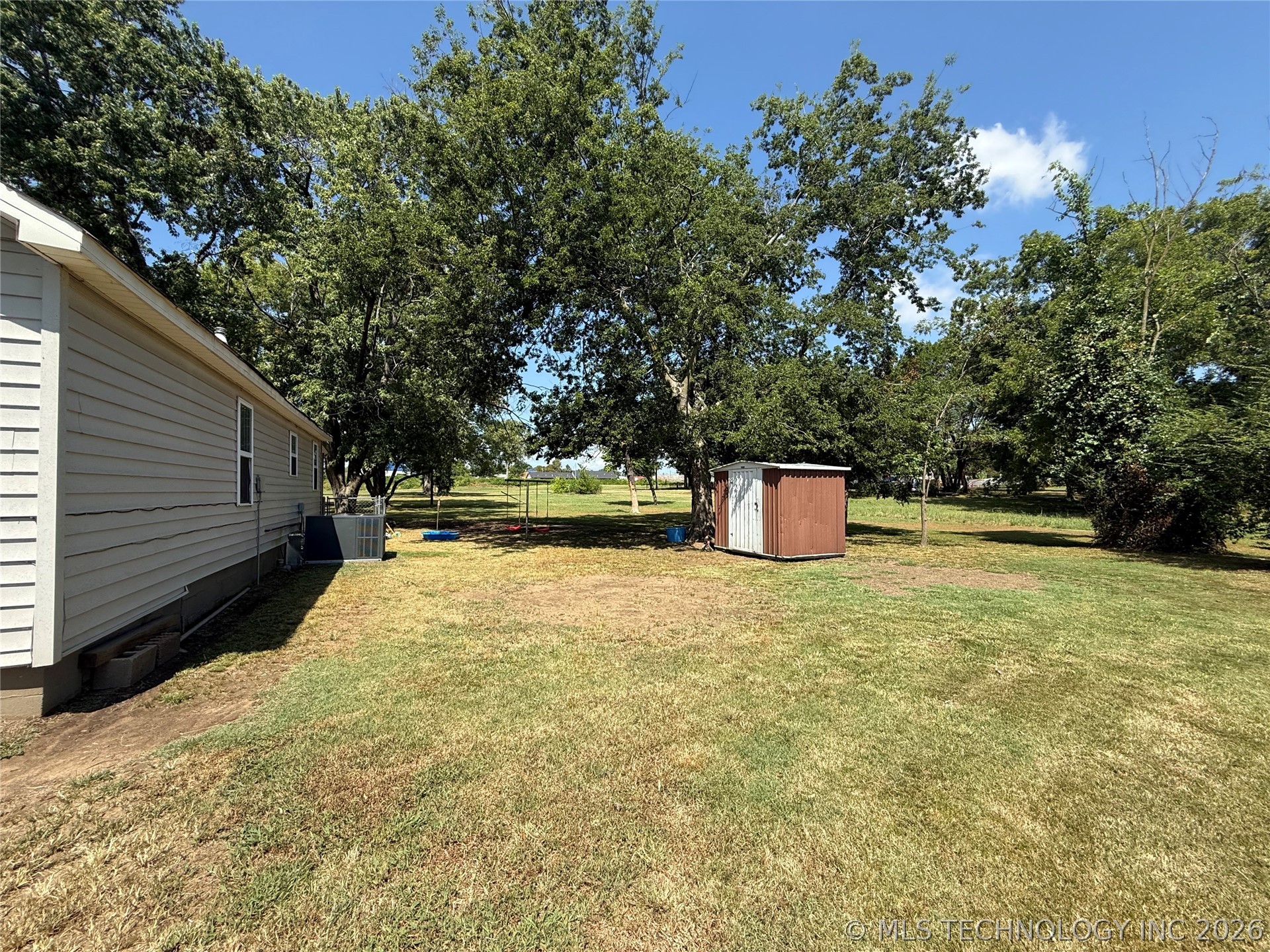 220 E Audd Avenue Property Photo 8