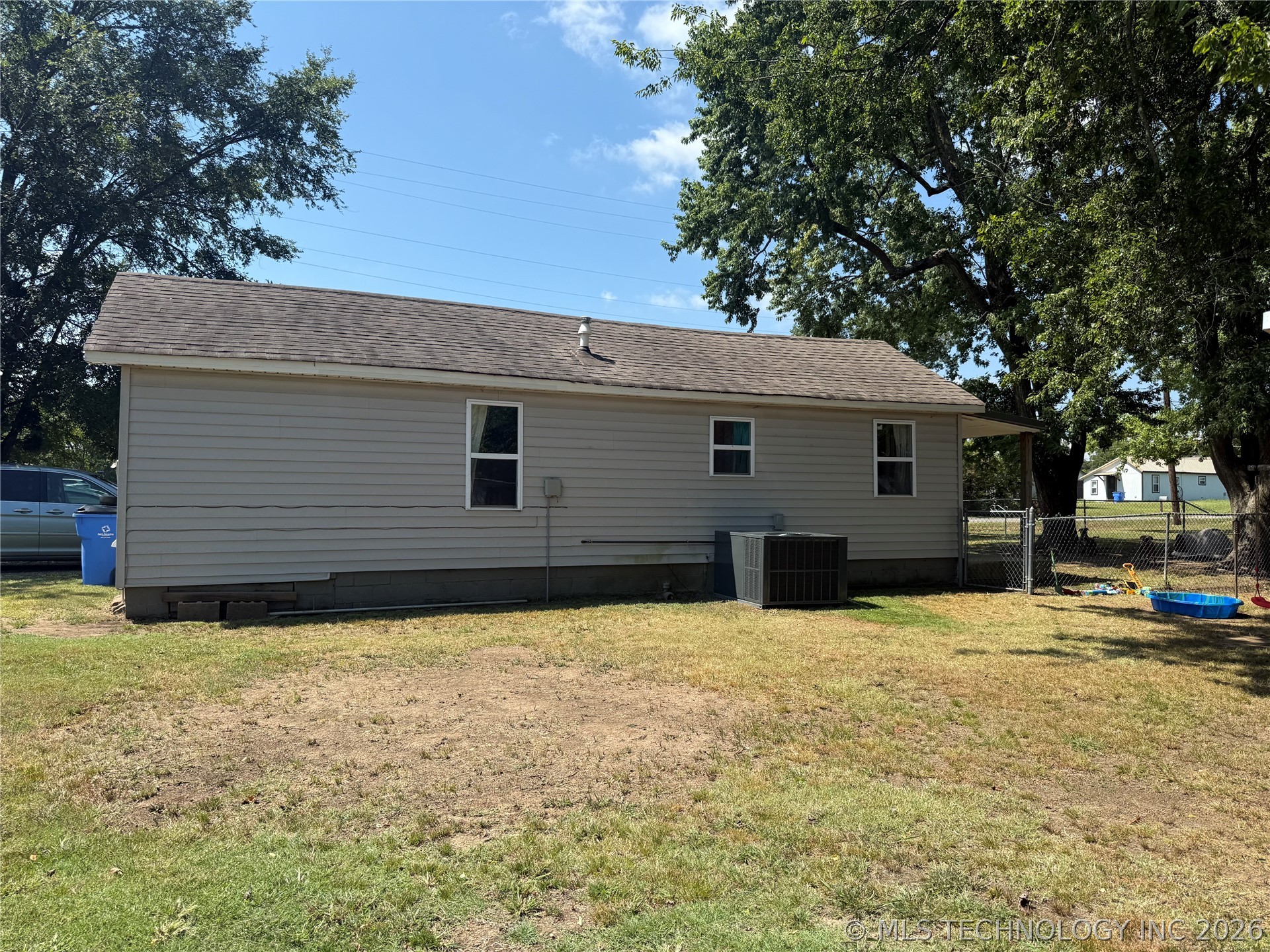 220 E Audd Avenue Property Photo 9