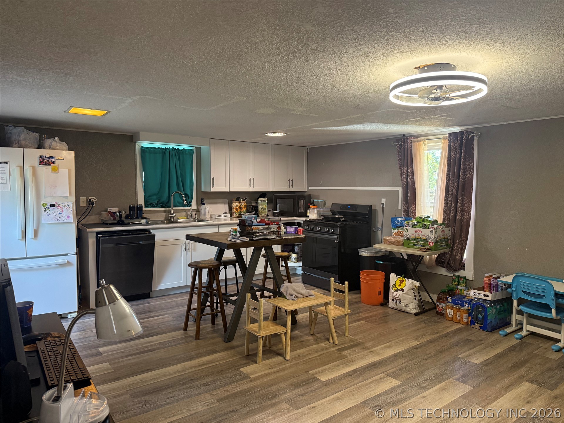 220 E Audd Avenue Property Photo 11