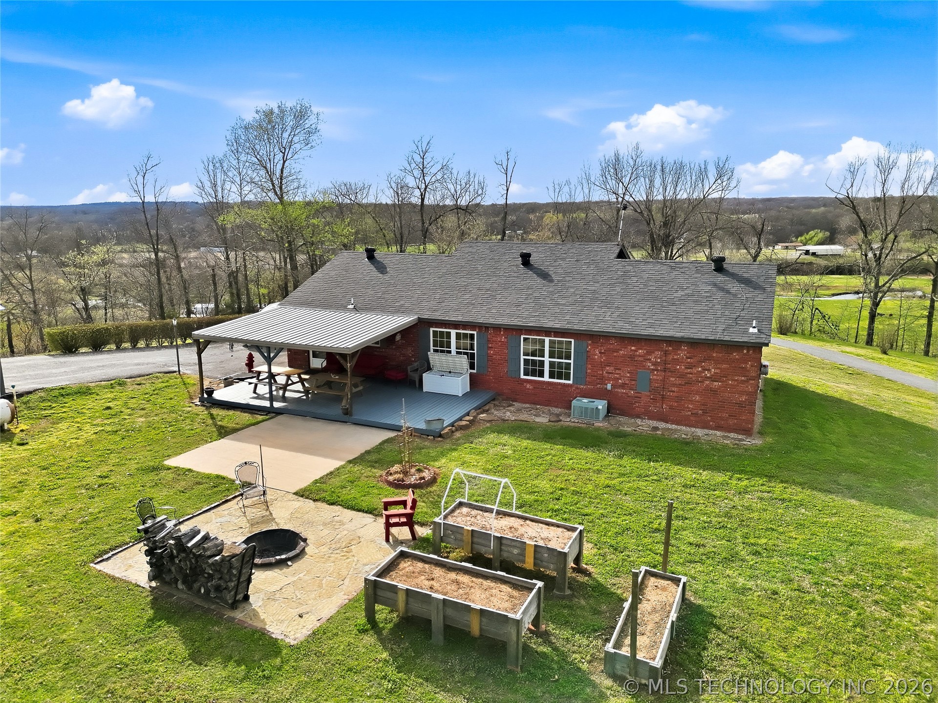 470444 Highway 62 Property Photo 4