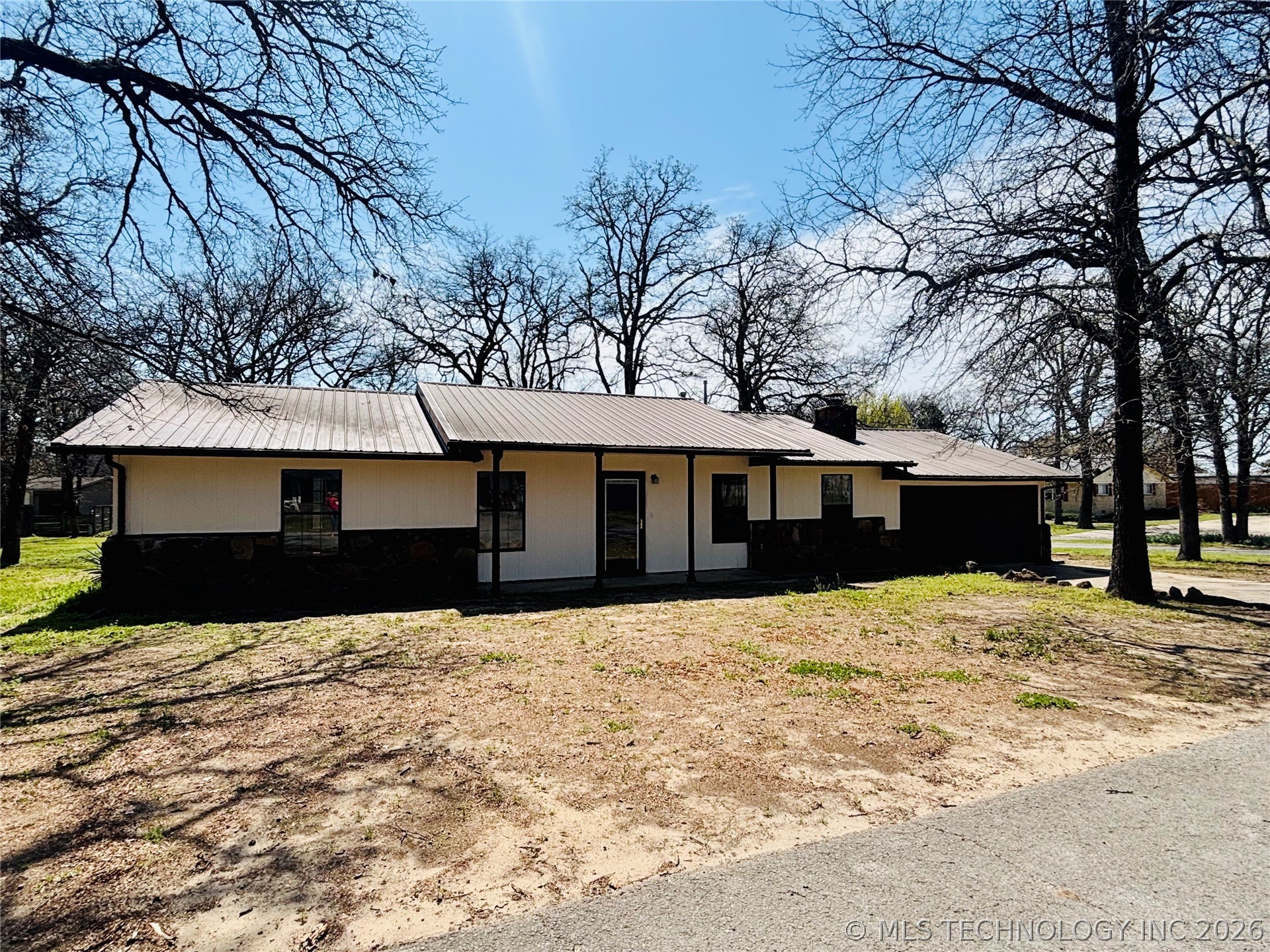 417308 Bridgeport Road Property Photo 4