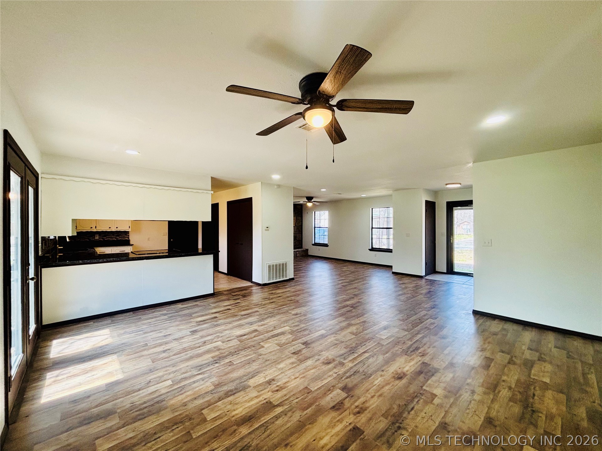 417308 Bridgeport Road Property Photo 11