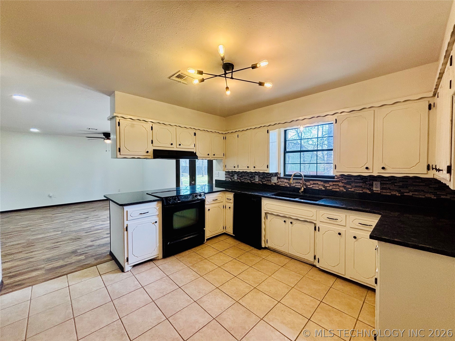 417308 Bridgeport Road Property Photo 13