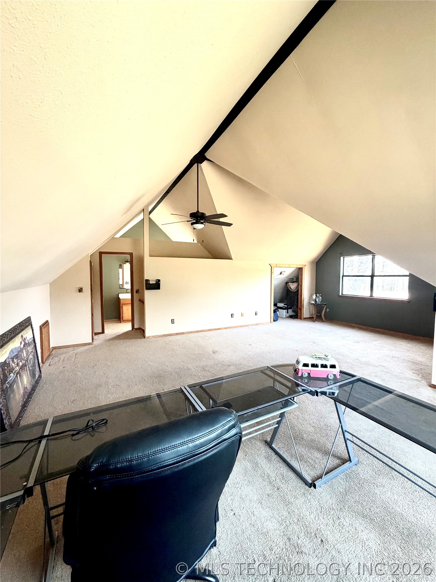 215 N Eagle Bluff Property Photo 9