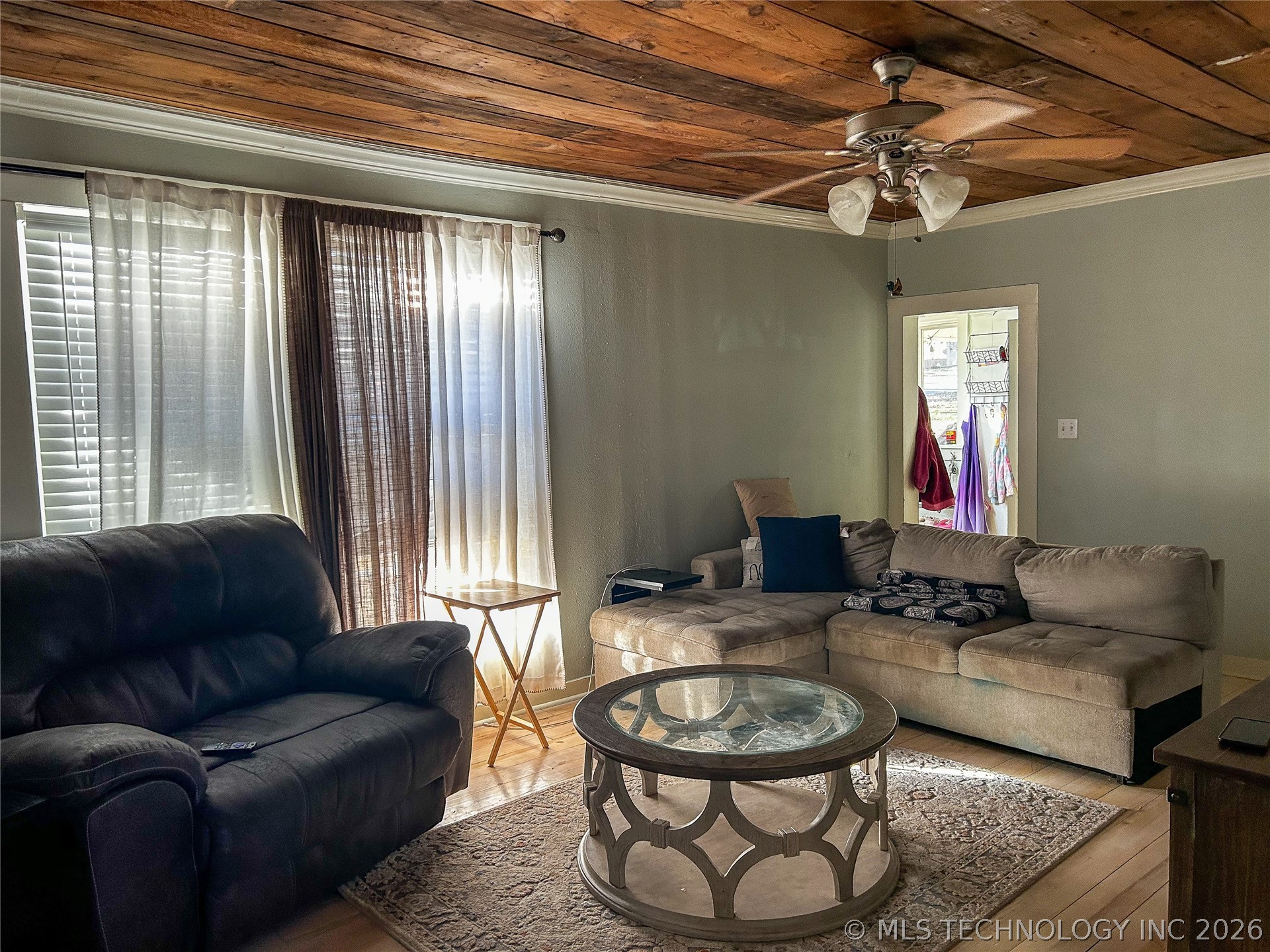 1516 N 10th Avenue Property Photo 2