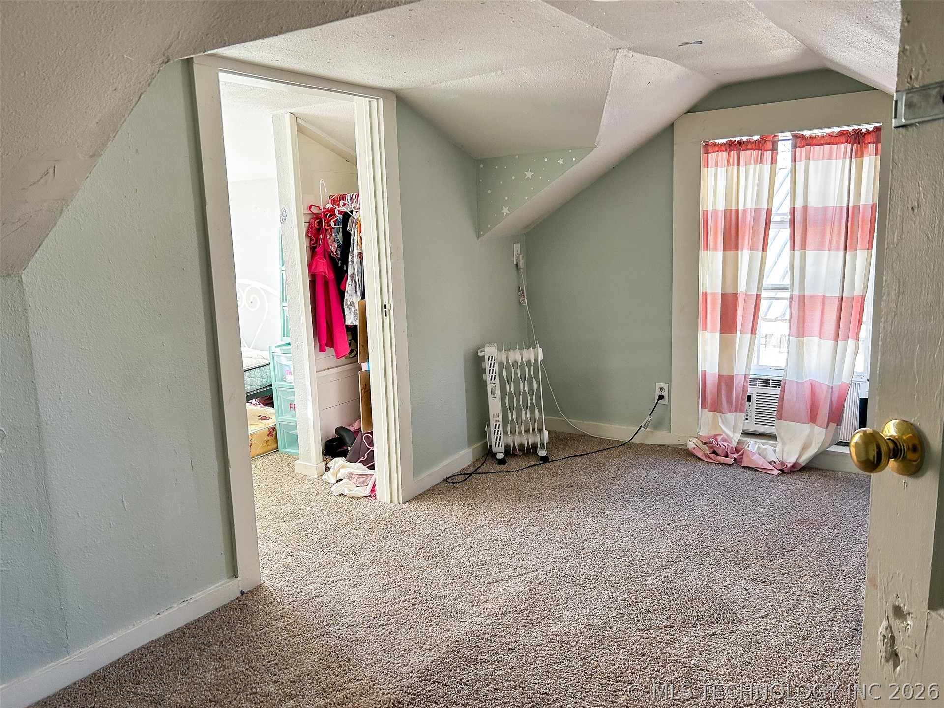 1516 N 10th Avenue Property Photo 8