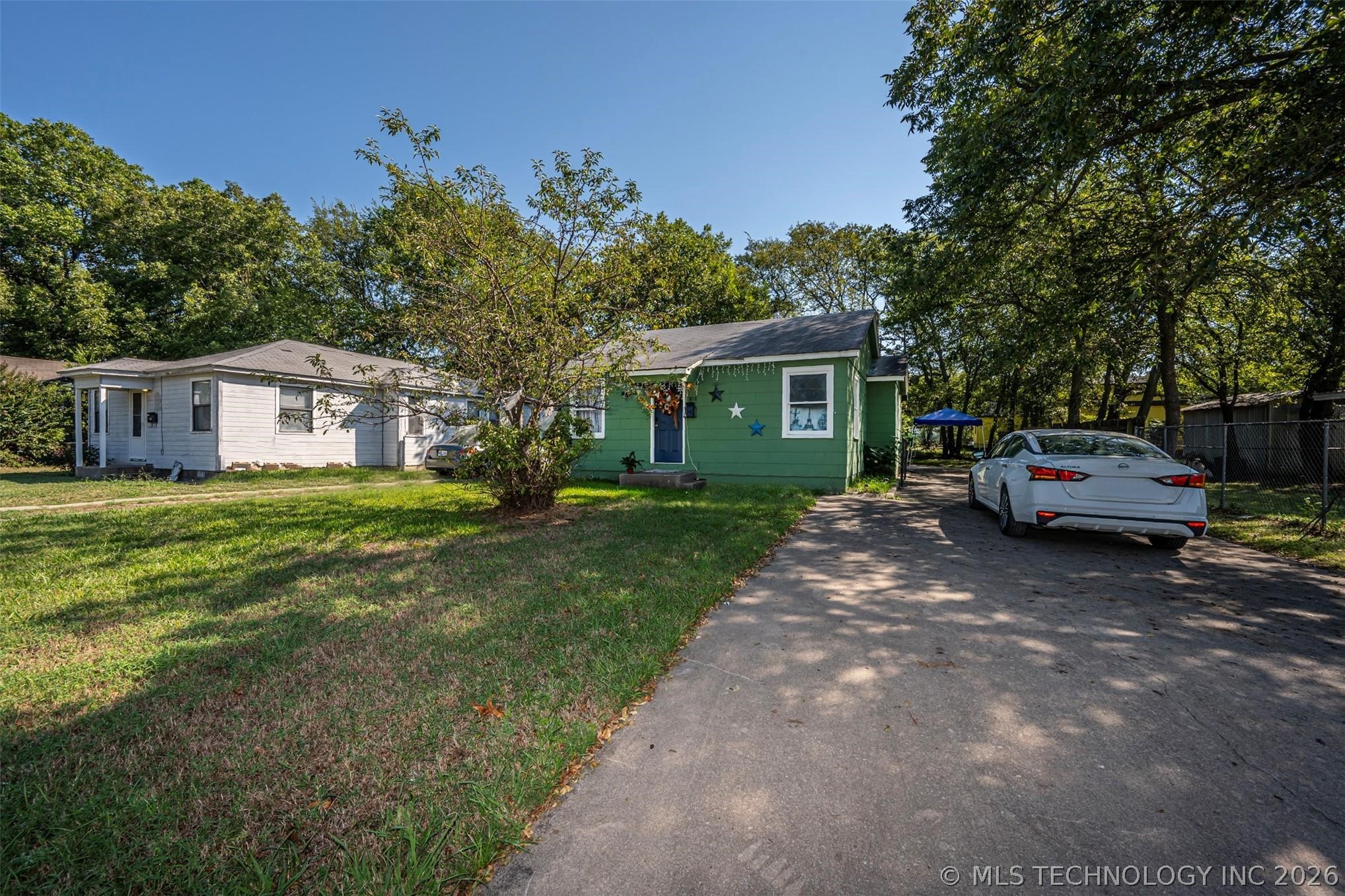 906 Nw B Street Property Photo 4