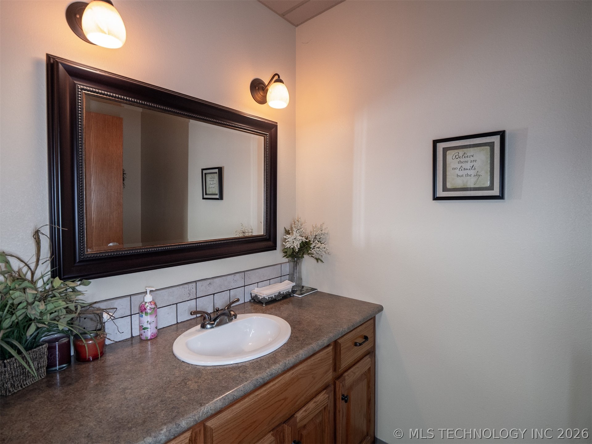 1328 W Main Property Photo 38