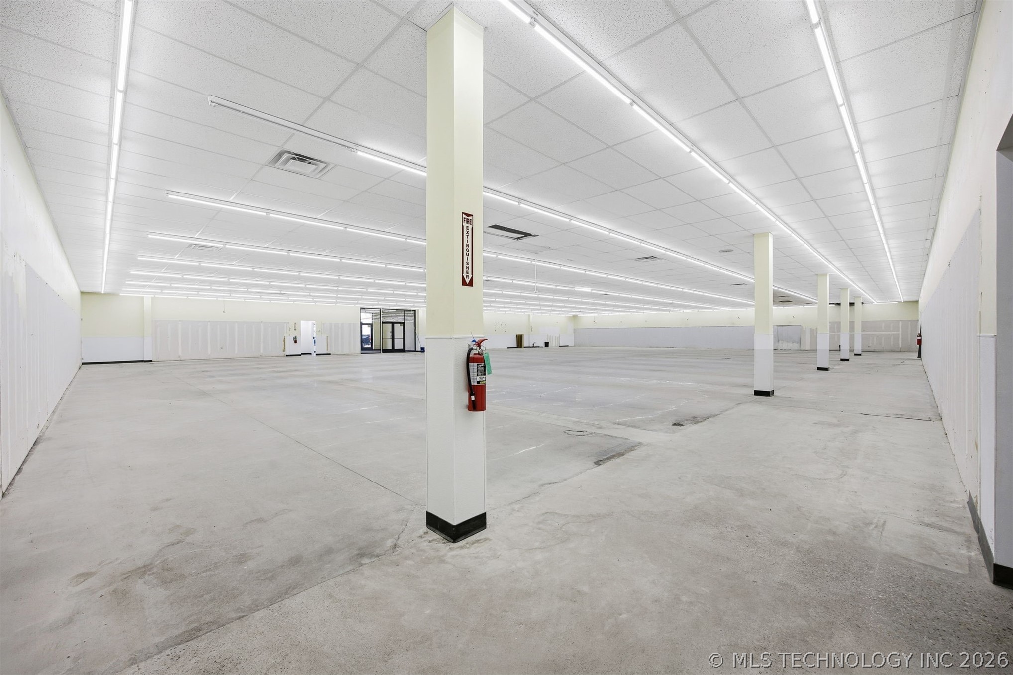 324 N Eastern Avenue Property Photo 12