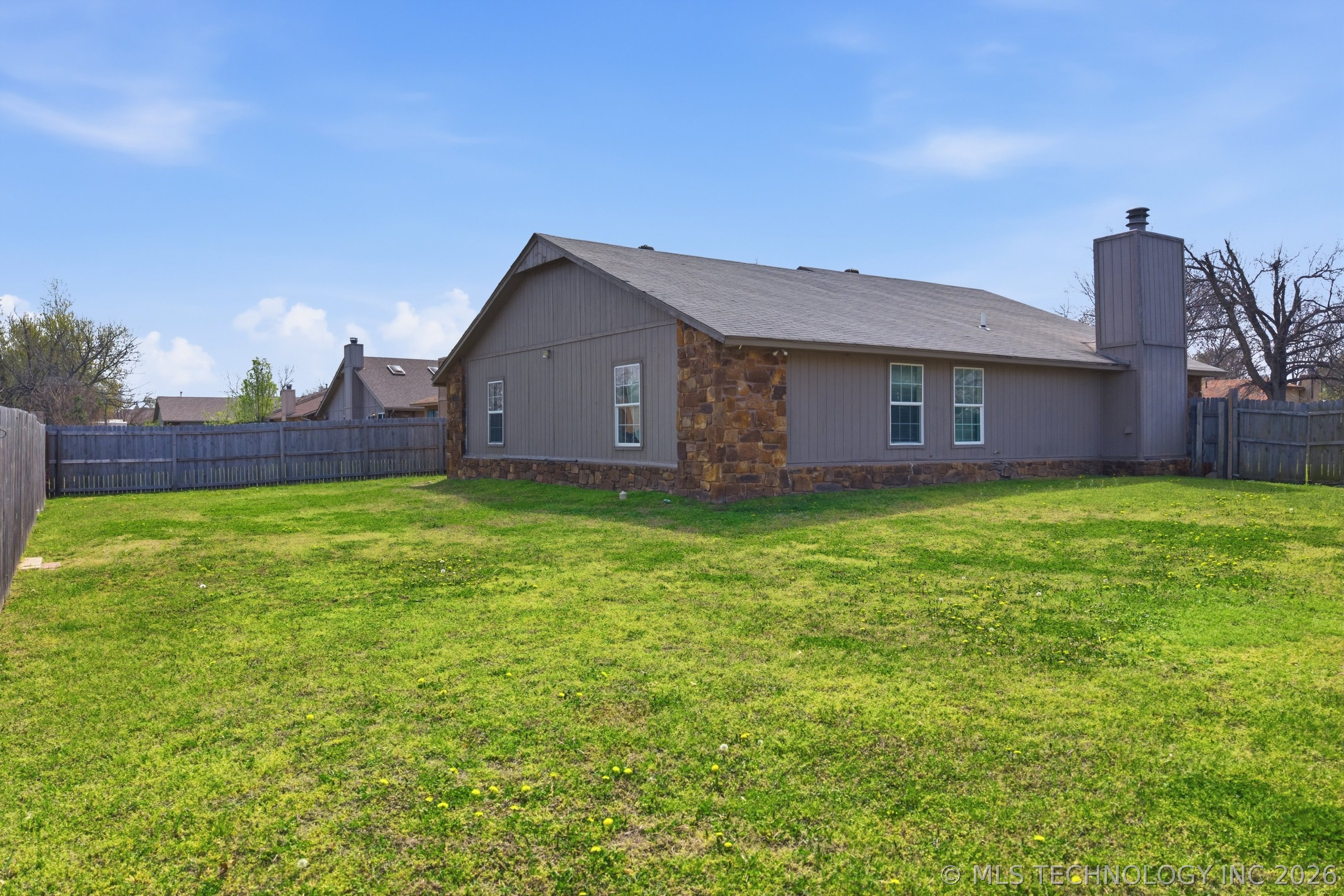 14209 E 37th Place Property Photo 27