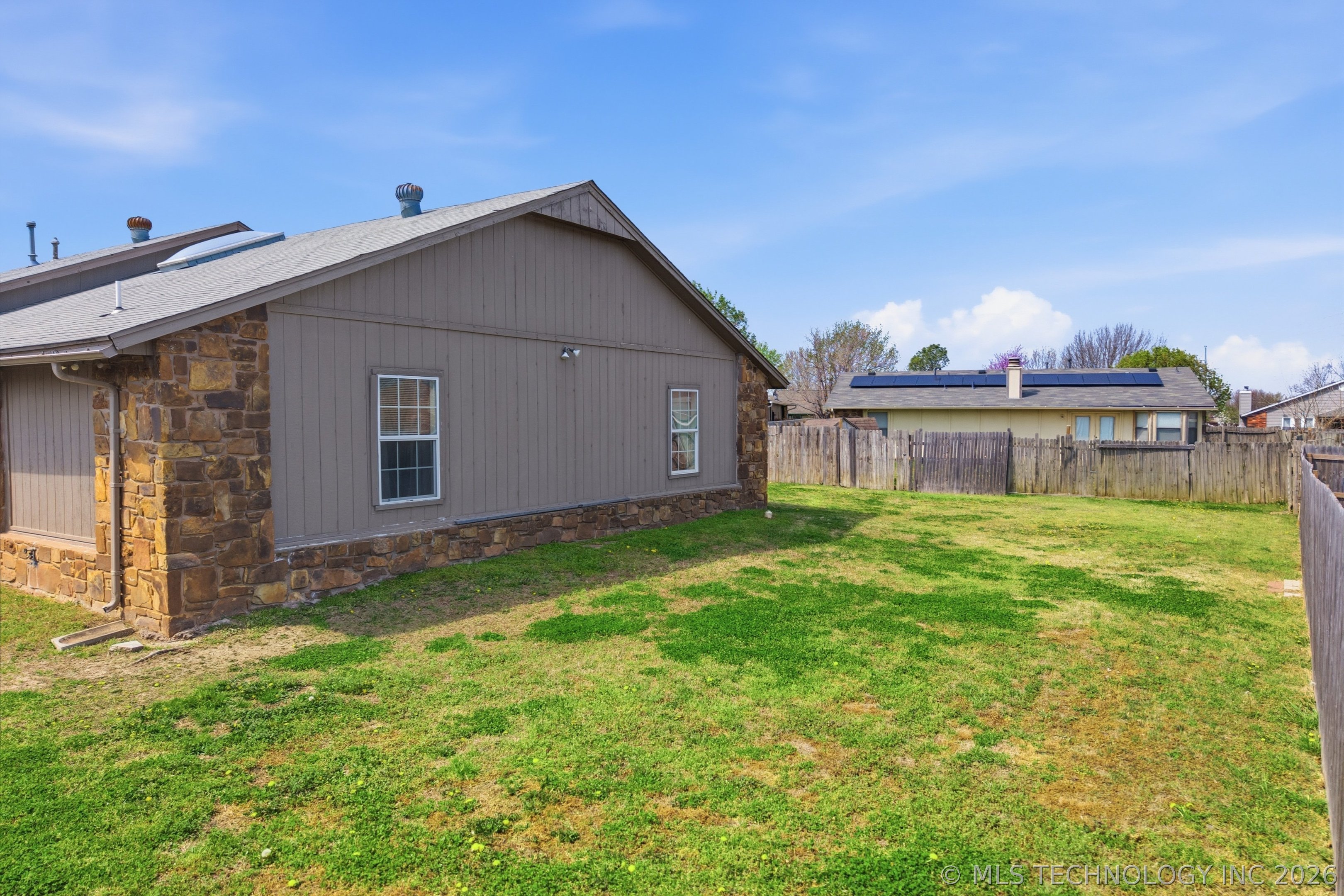 14209 E 37th Place Property Photo 28