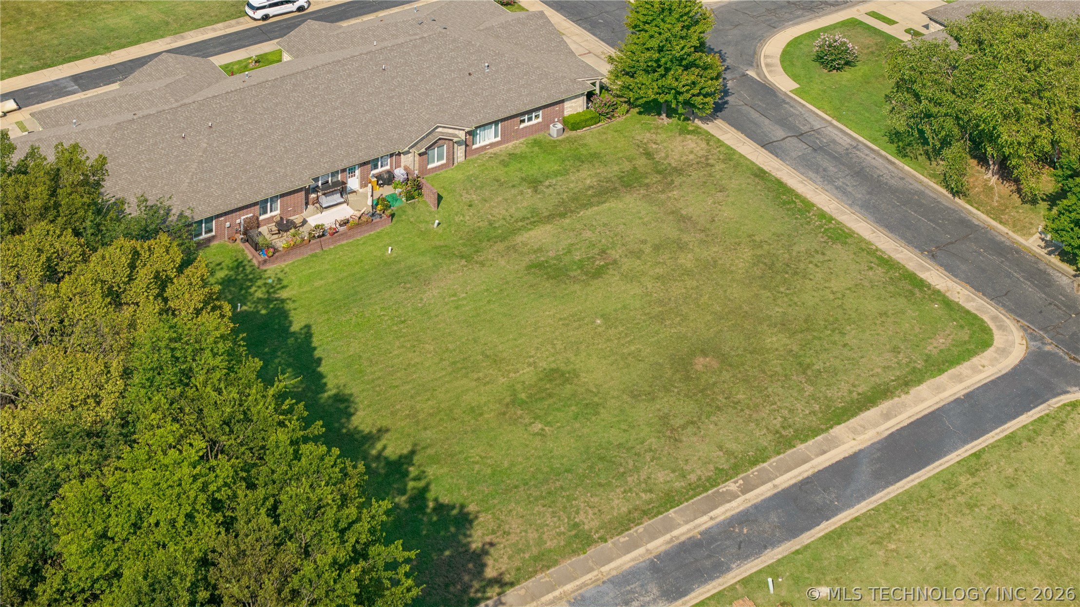 501 St Andrews Place Property Photo 4