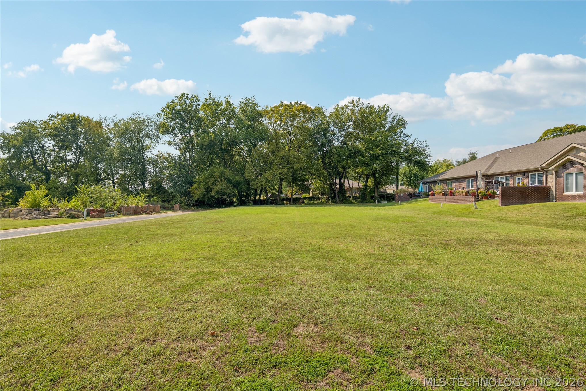 501 St Andrews Place Property Photo 6