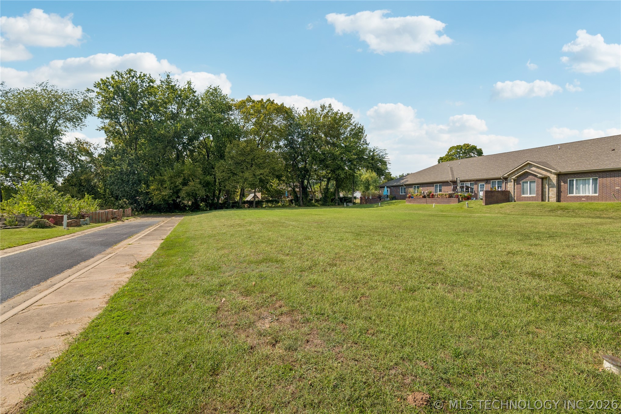501 St Andrews Place Property Photo 9