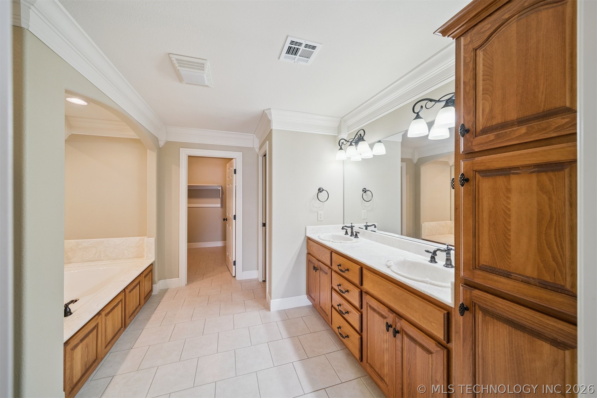 5020 Lake Breeze Road Property Photo 27