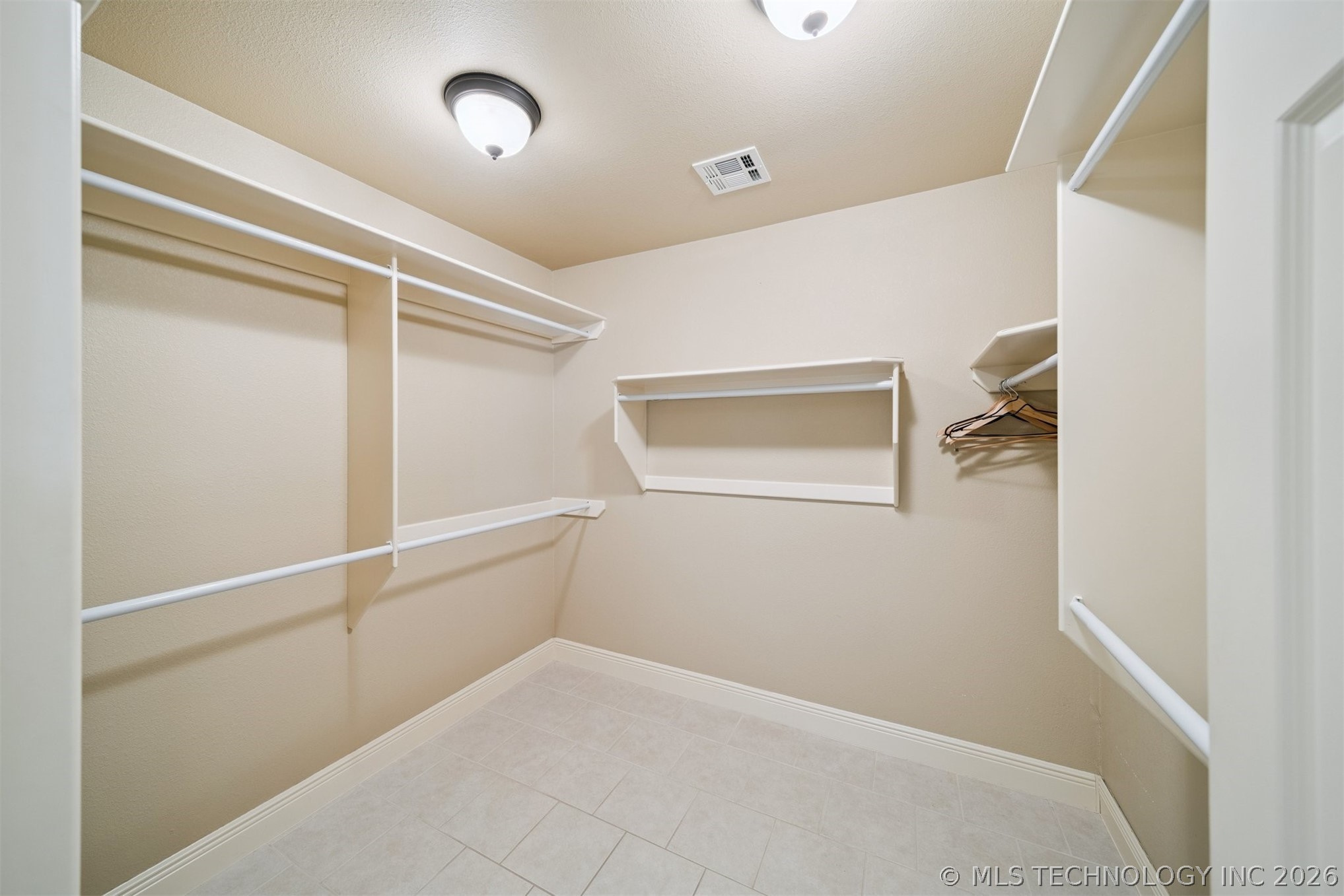 5020 Lake Breeze Road Property Photo 30