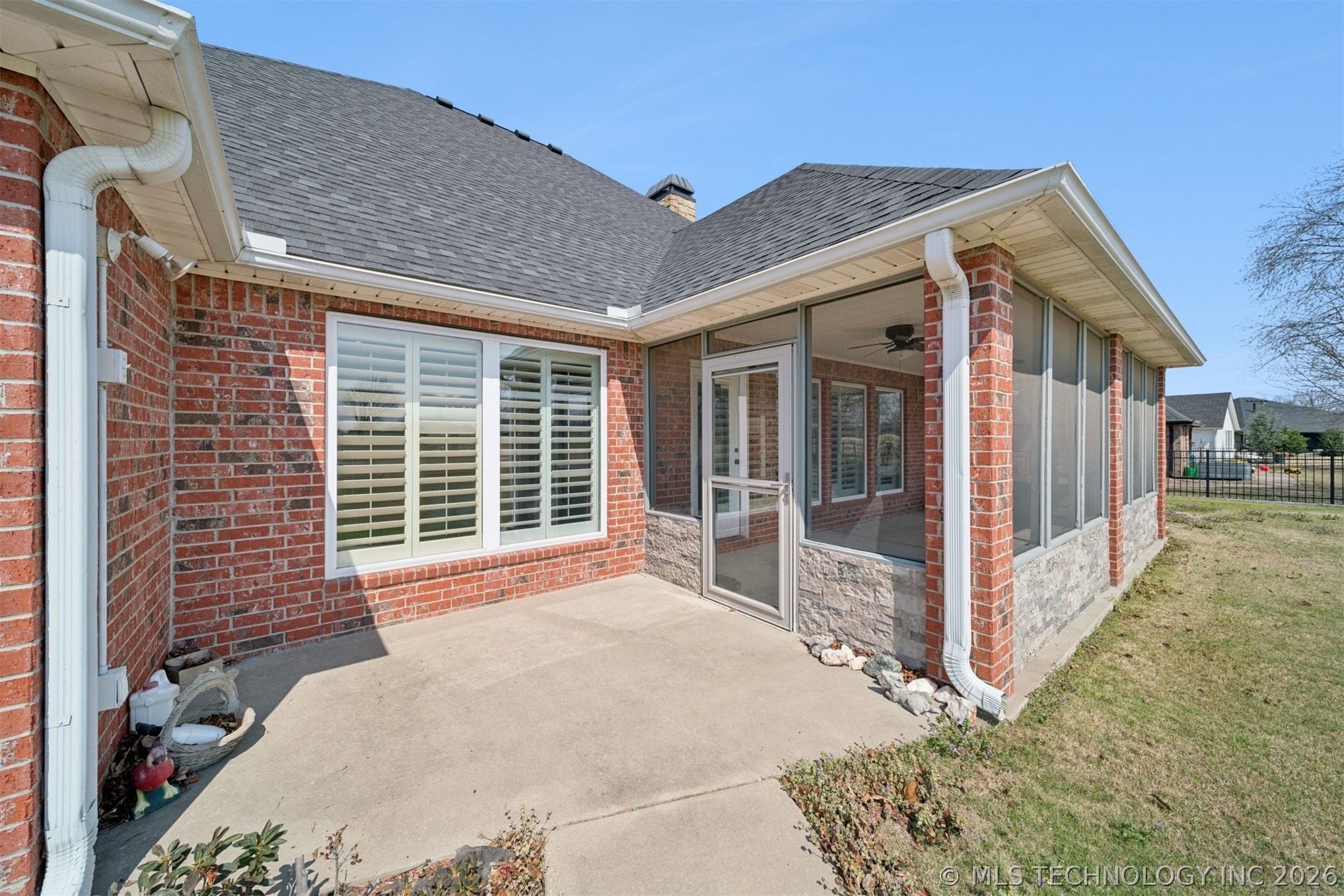 5020 Lake Breeze Road Property Photo 41