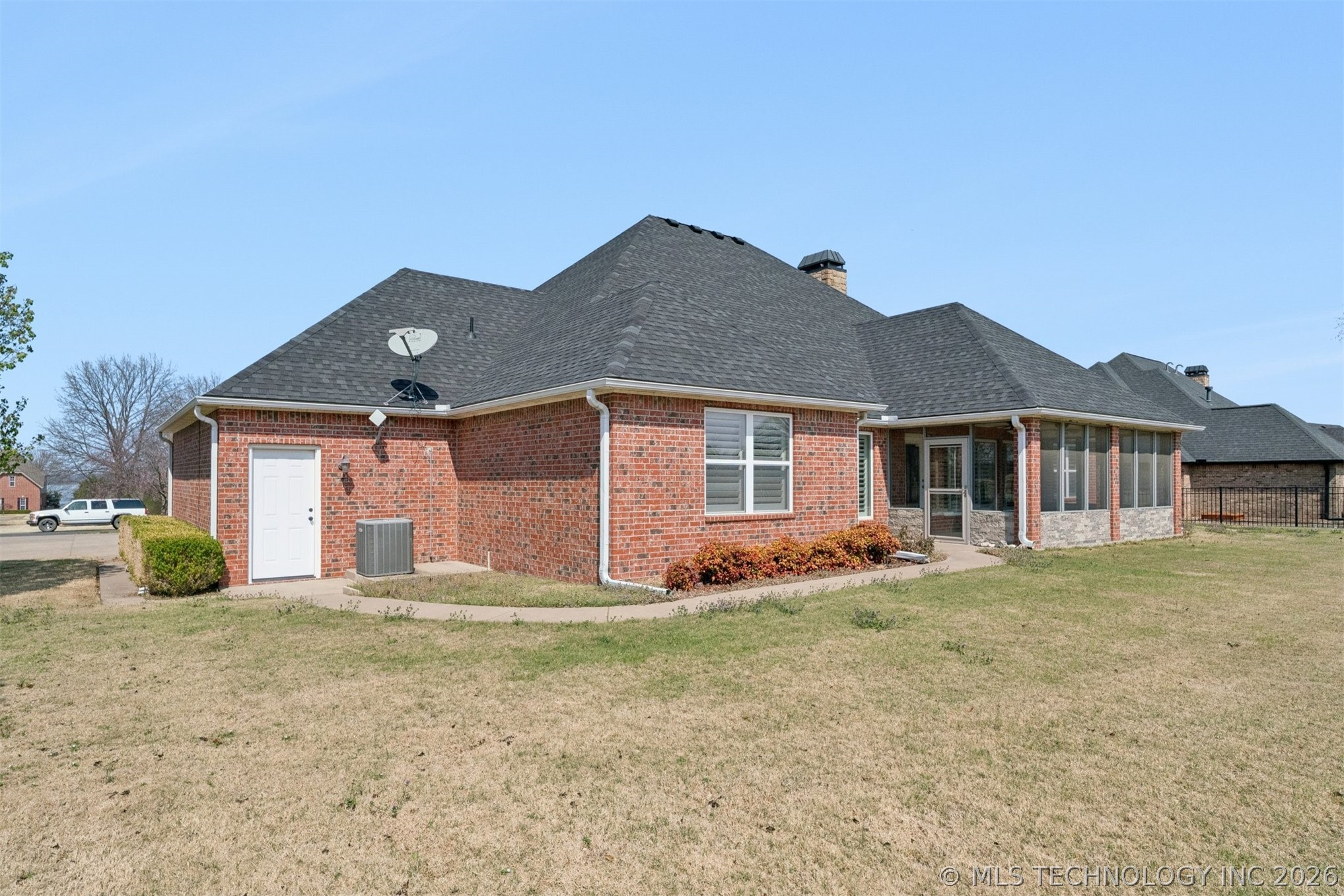 5020 Lake Breeze Road Property Photo 43