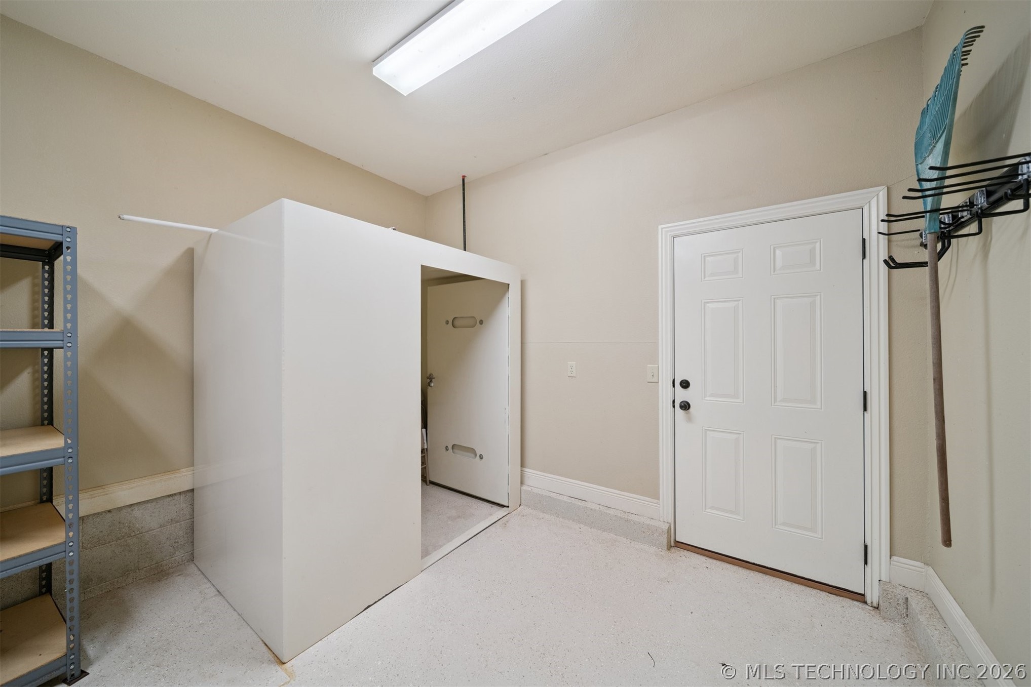 5020 Lake Breeze Road Property Photo 45
