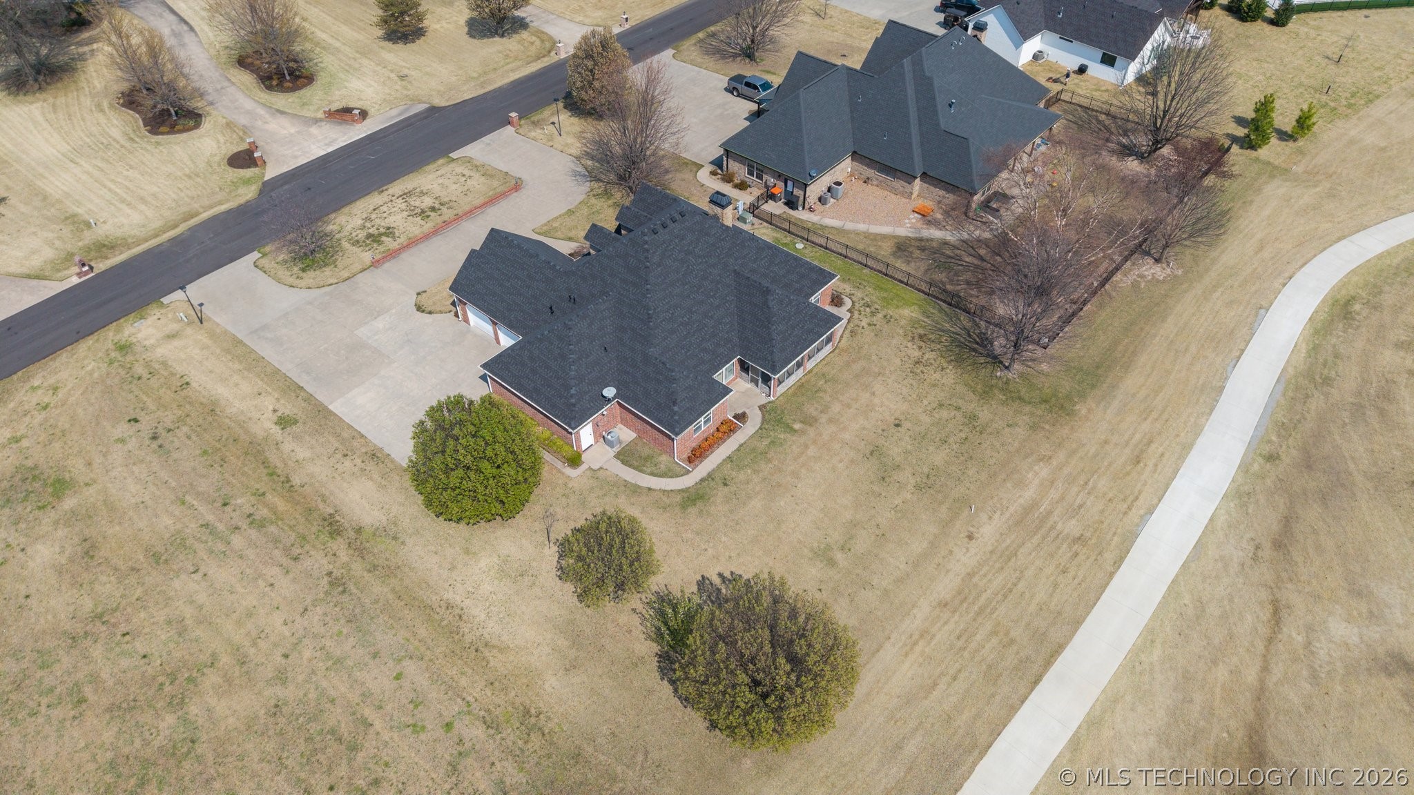 5020 Lake Breeze Road Property Photo 52