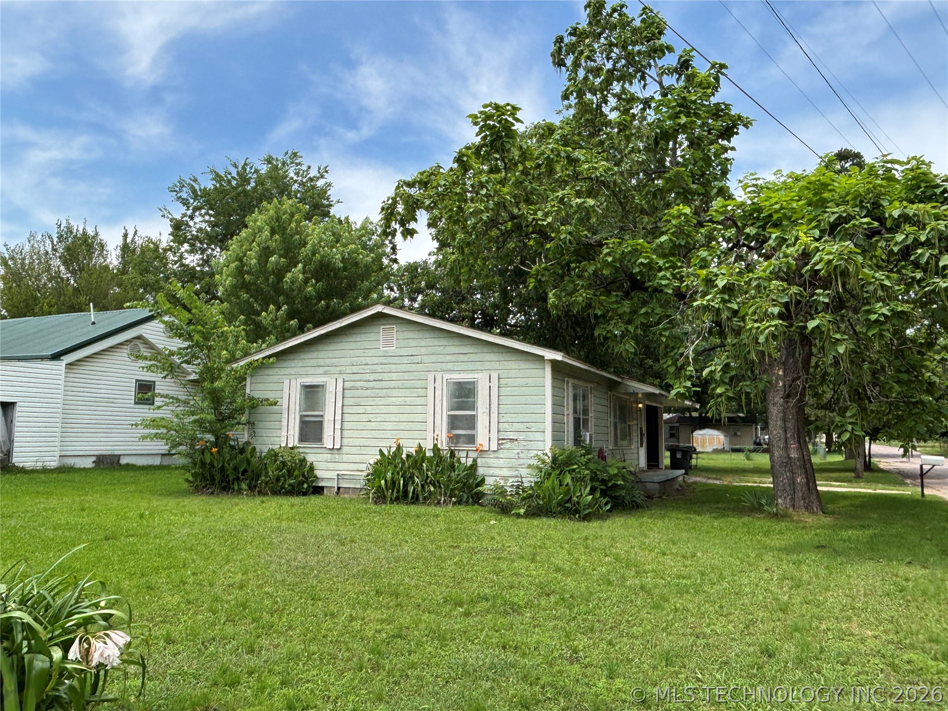 902 Roosevelt Property Photo 4