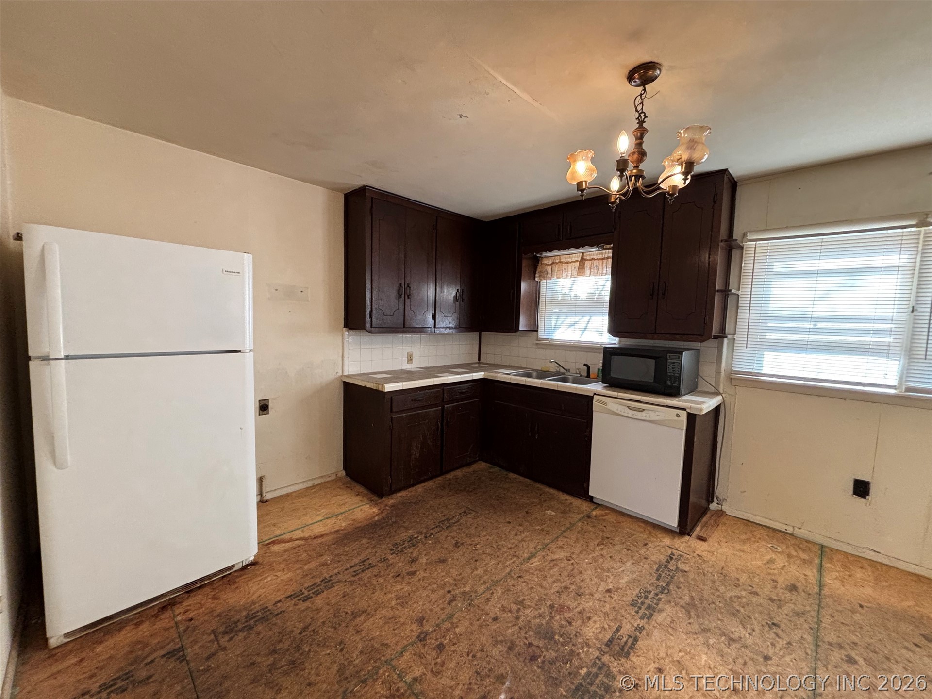 902 Roosevelt Property Photo 17