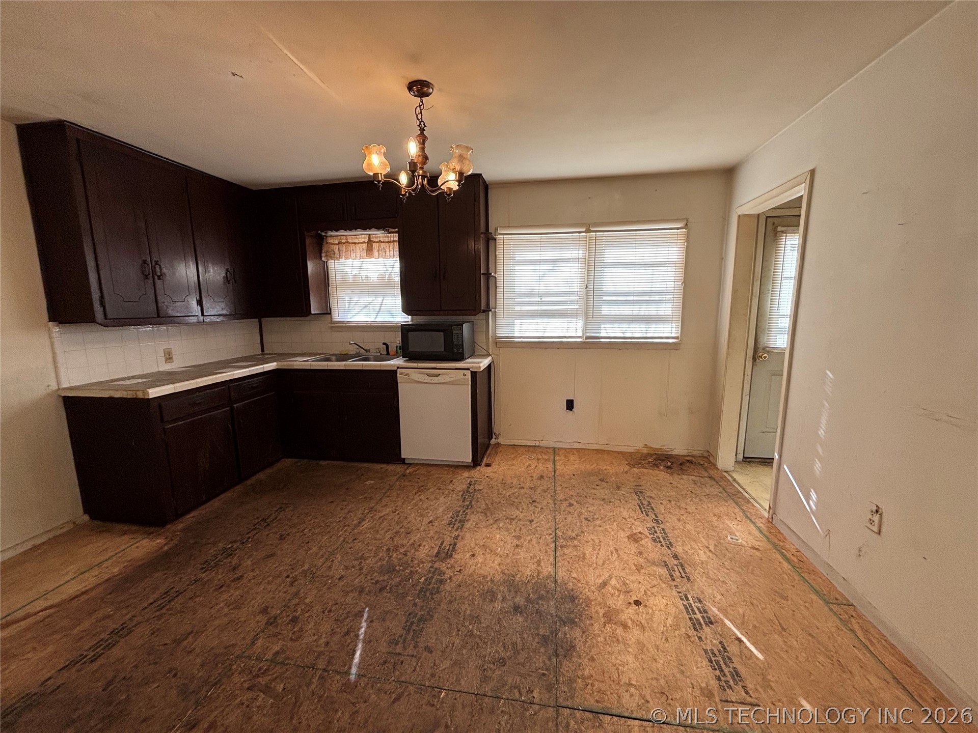 902 Roosevelt Property Photo 18
