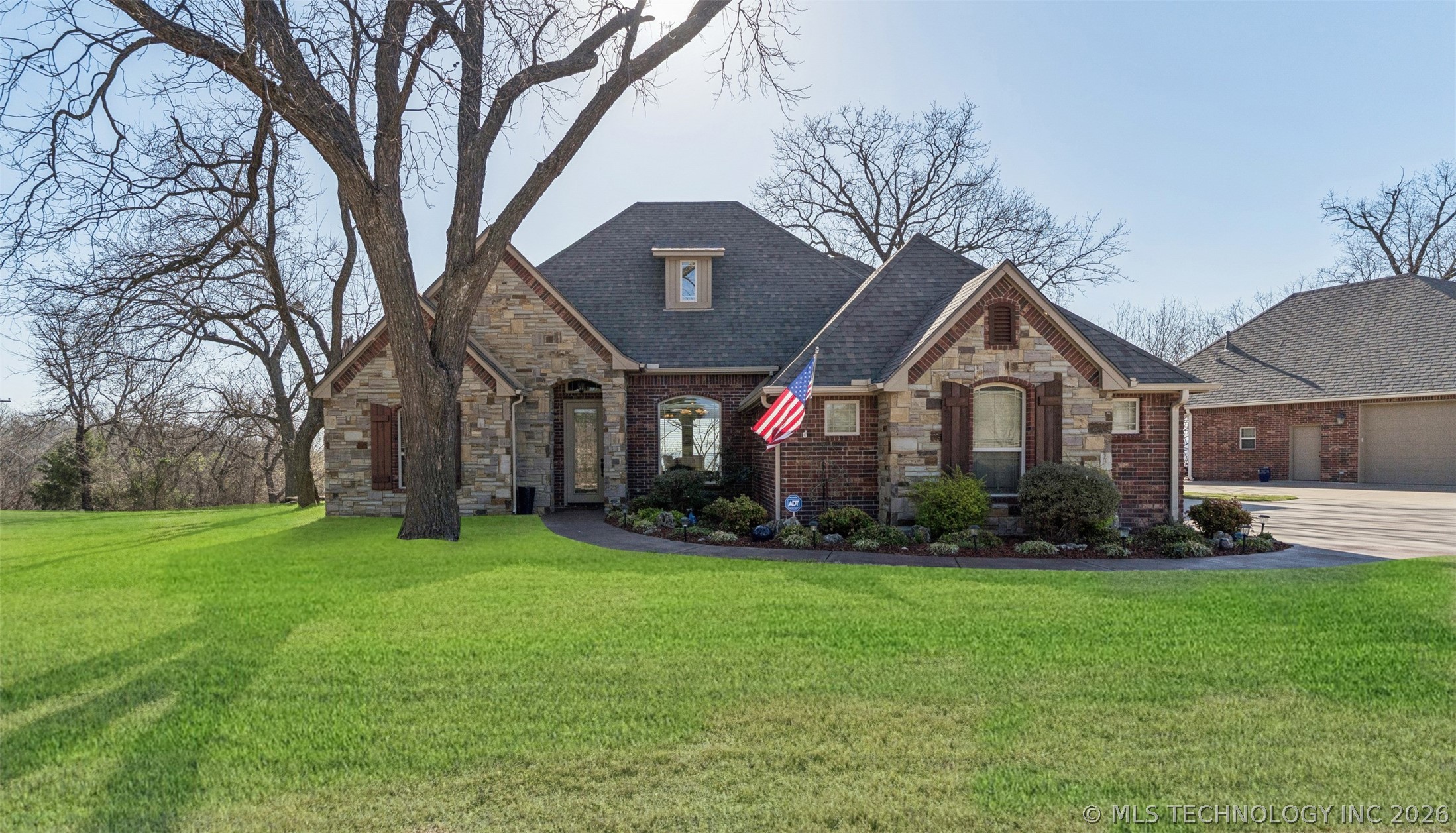 22013 Countryside Drive Property Photo 4
