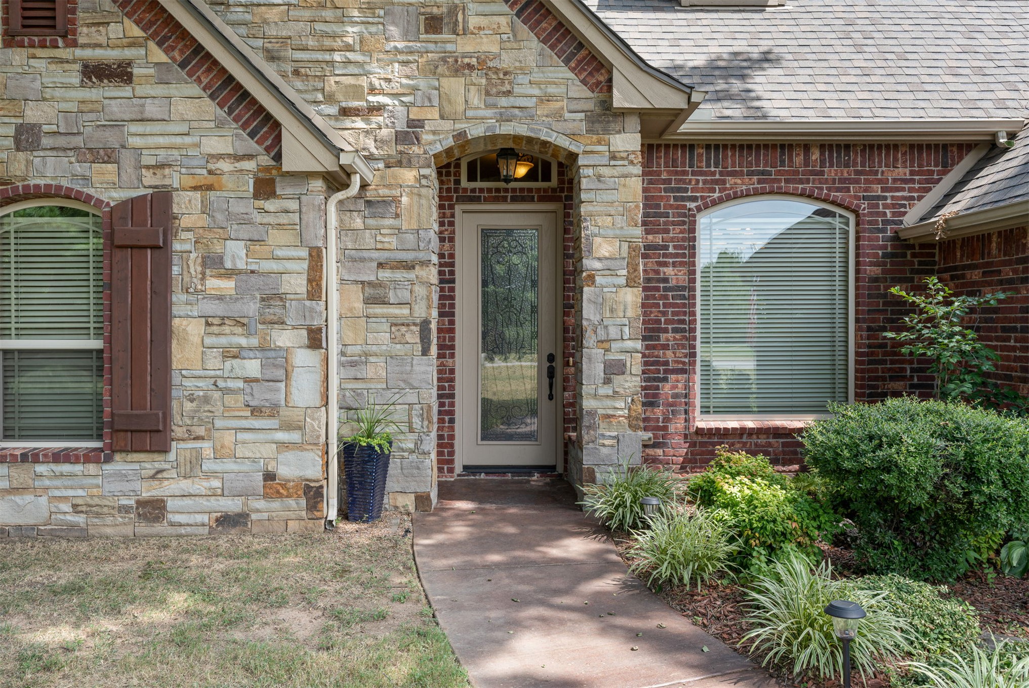 22013 Countryside Drive Property Photo 5
