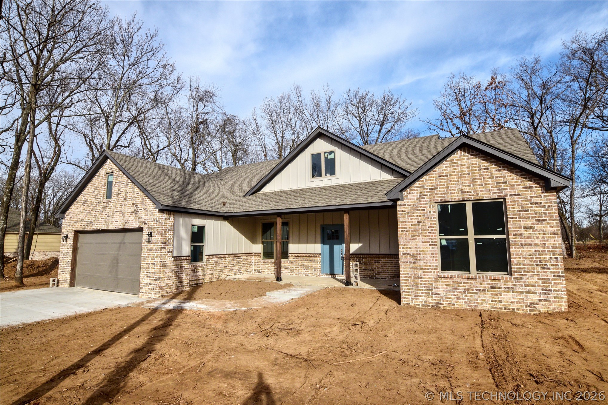 18835 W Hunters Court Property Photo 2