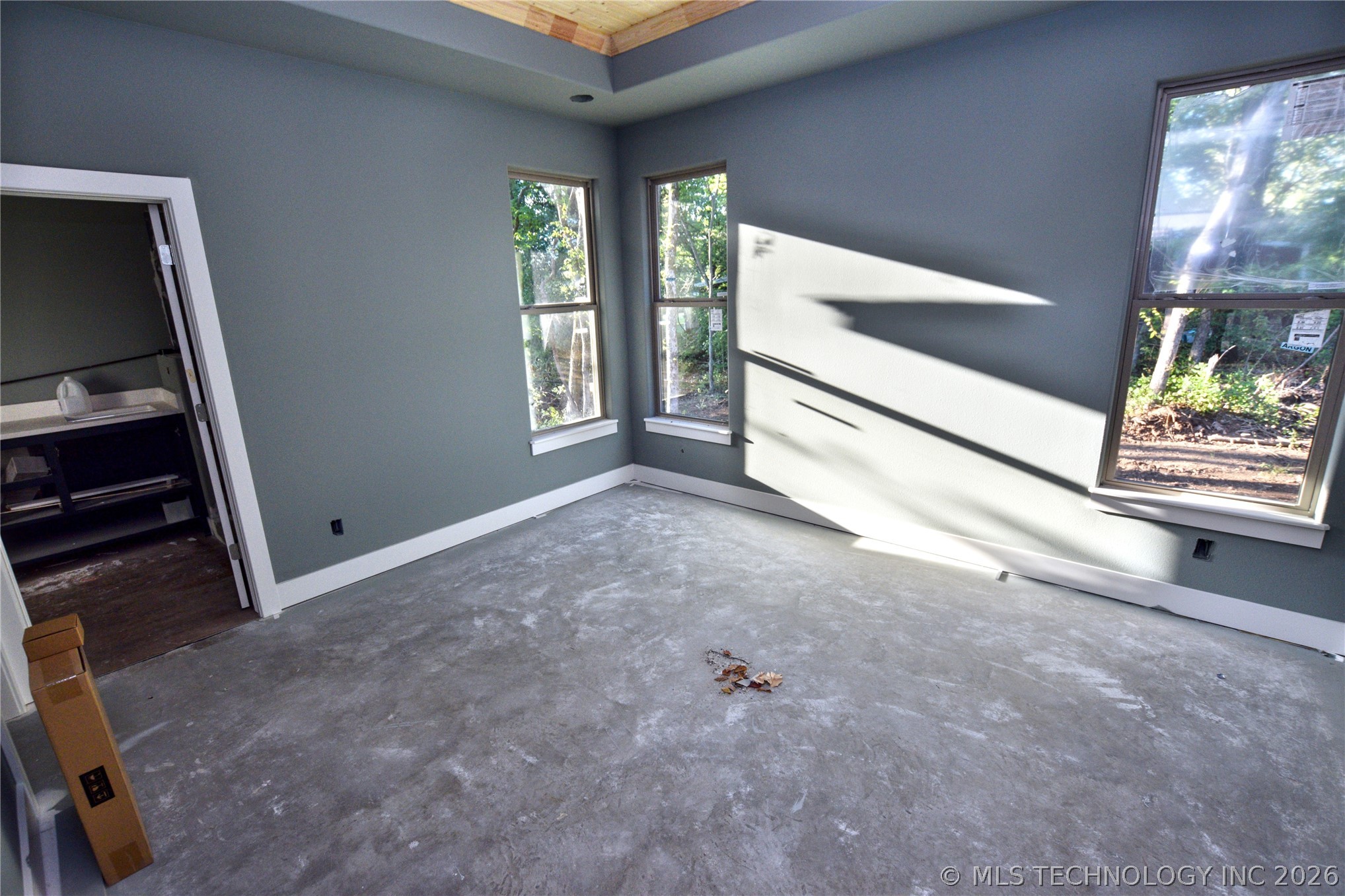 18835 W Hunters Court Property Photo 8