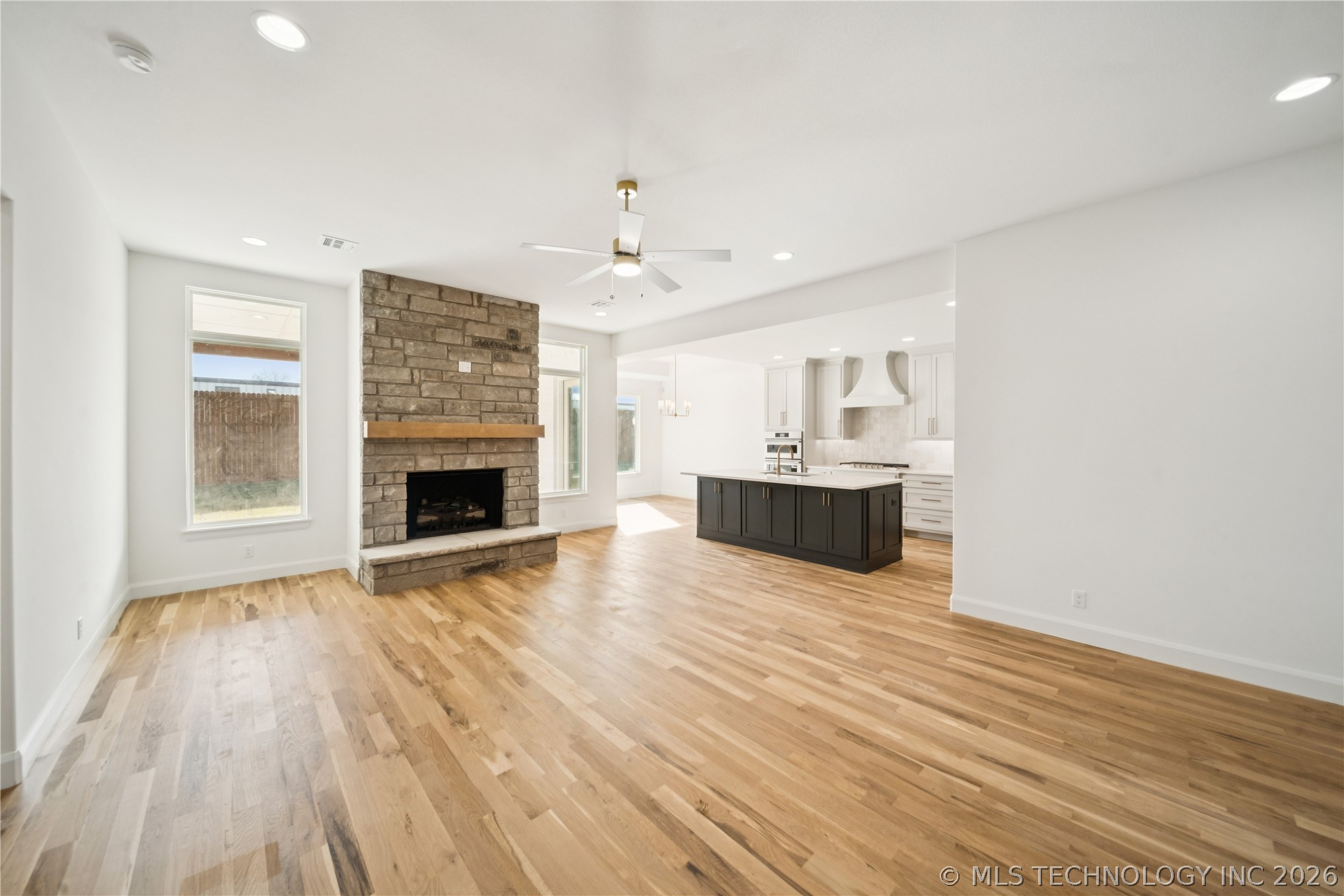 9712 E 132nd Street Property Photo 3