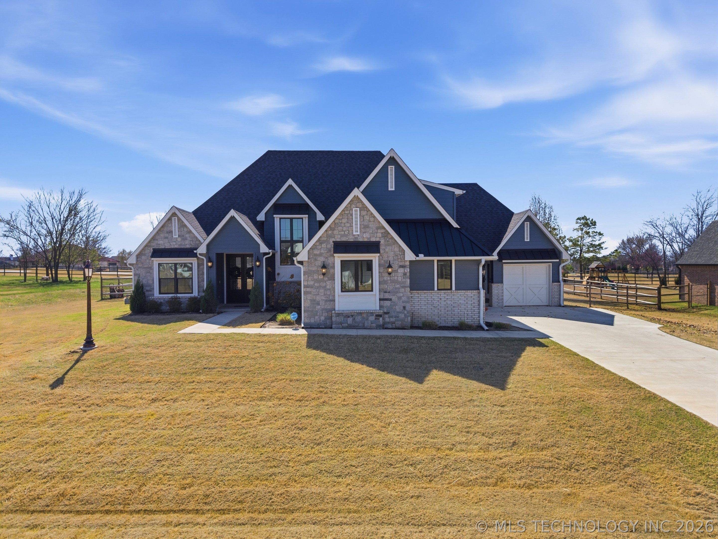 6480 N Blue Sage Drive Property Photo 1