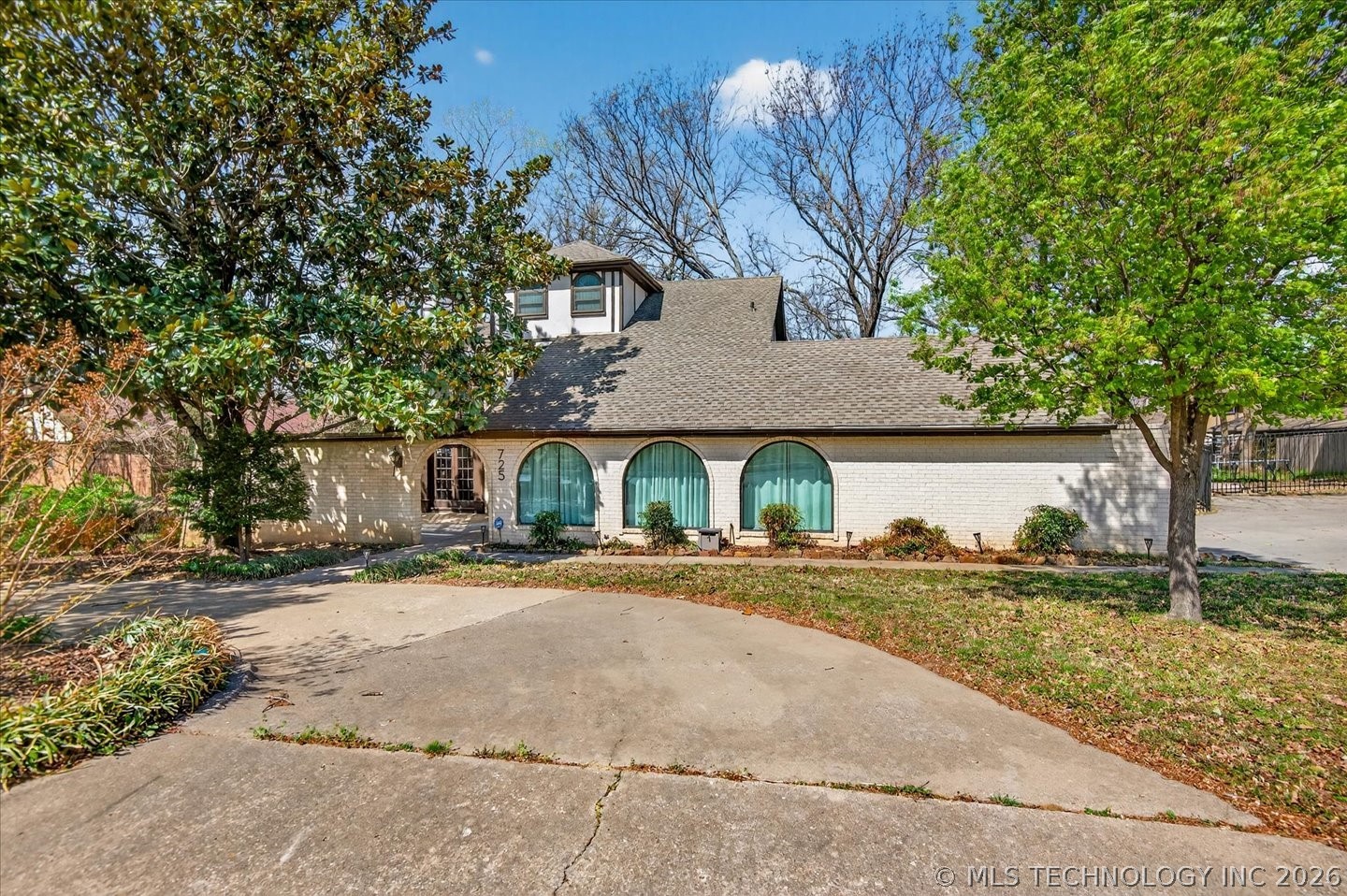 725 Kenwood Drive Property Photo 10