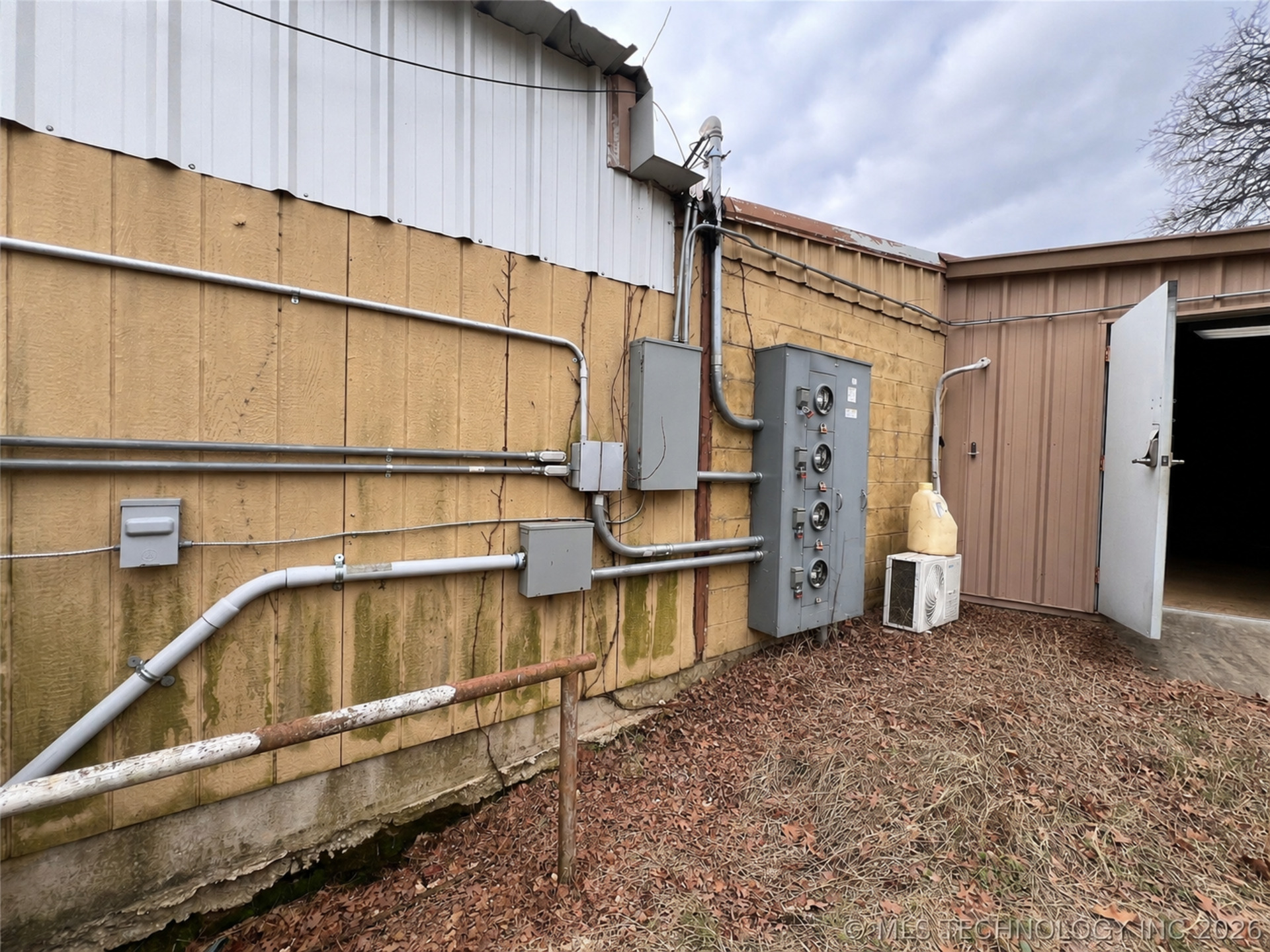 5268 N 377 Highway Property Photo 4