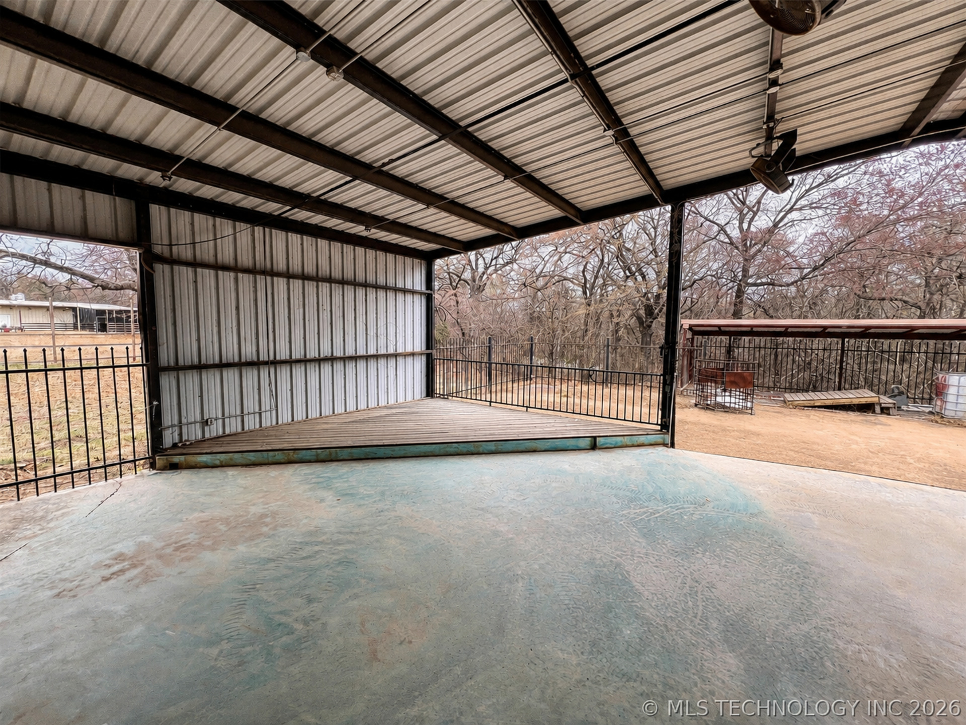 5268 N 377 Highway Property Photo 10