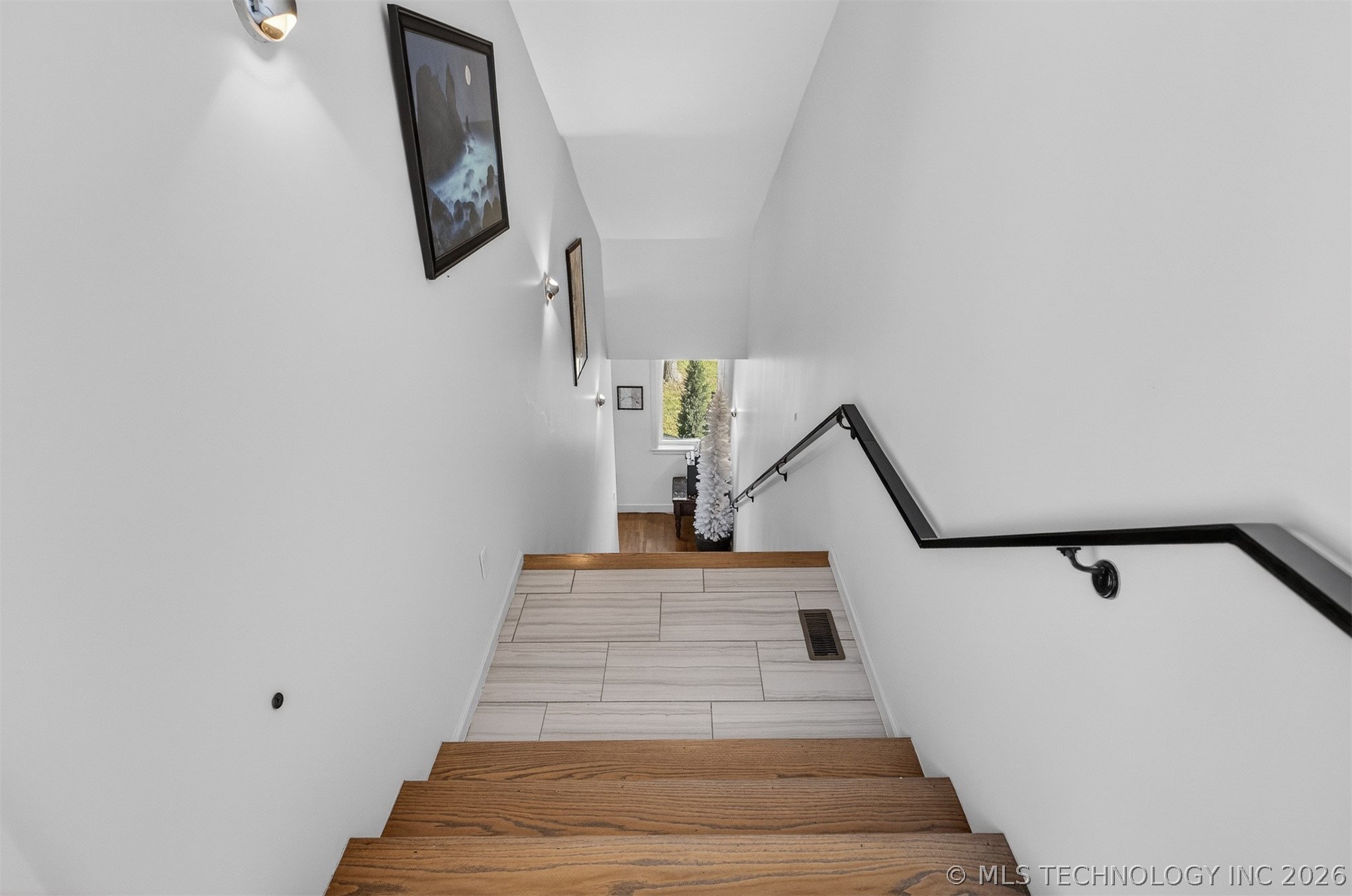 1129 E 7th Street B13 Property Photo 33