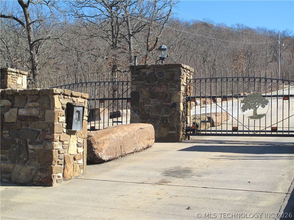 23 E Hillside Road Property Photo 4