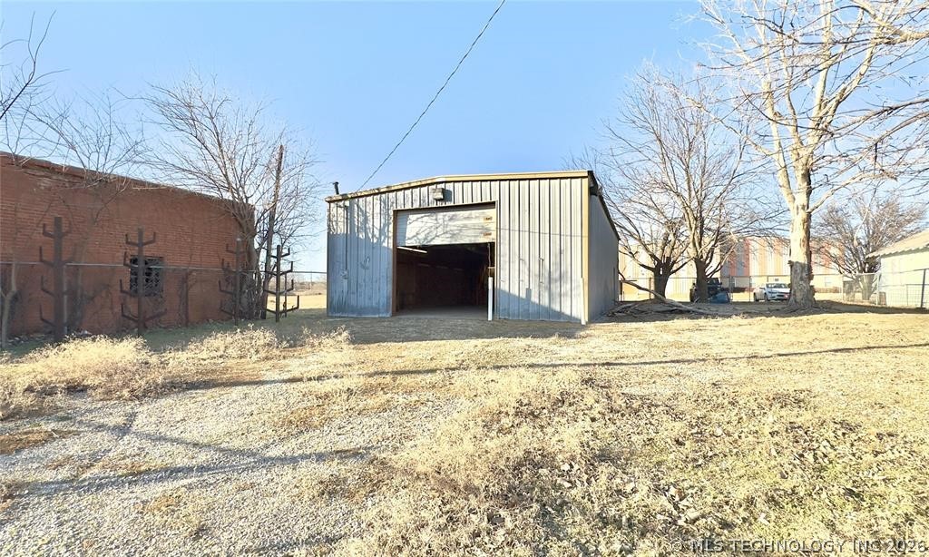315 W Moses Property Photo 4