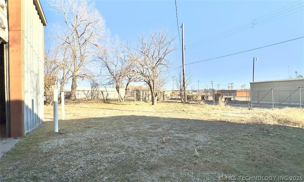 315 W Moses Property Photo 5