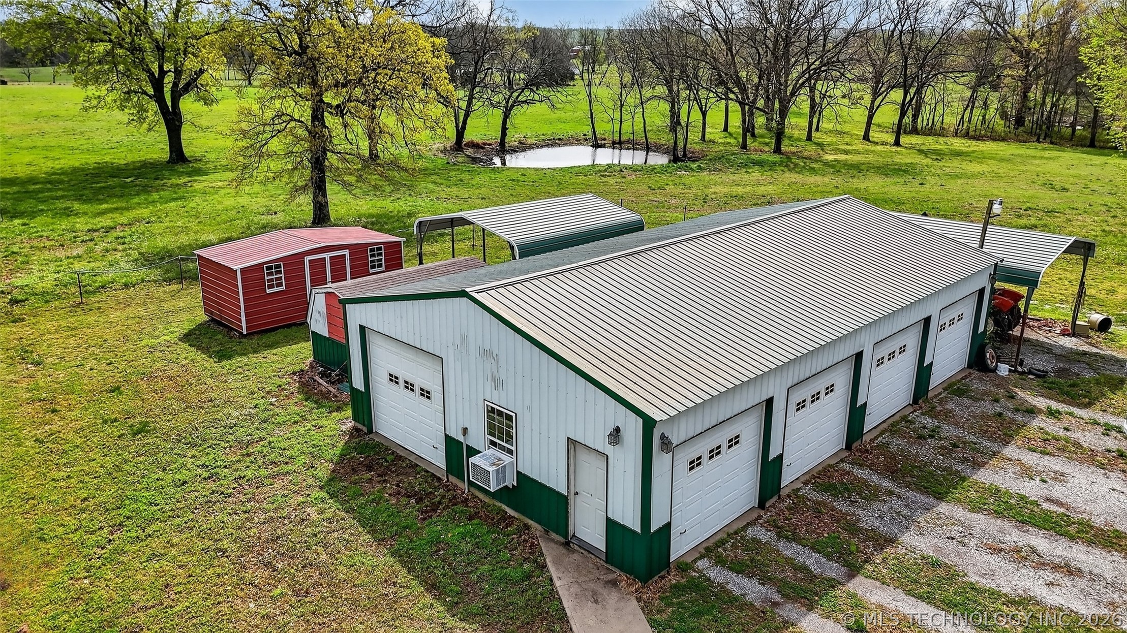 2709 S 34th Road Property Photo 12