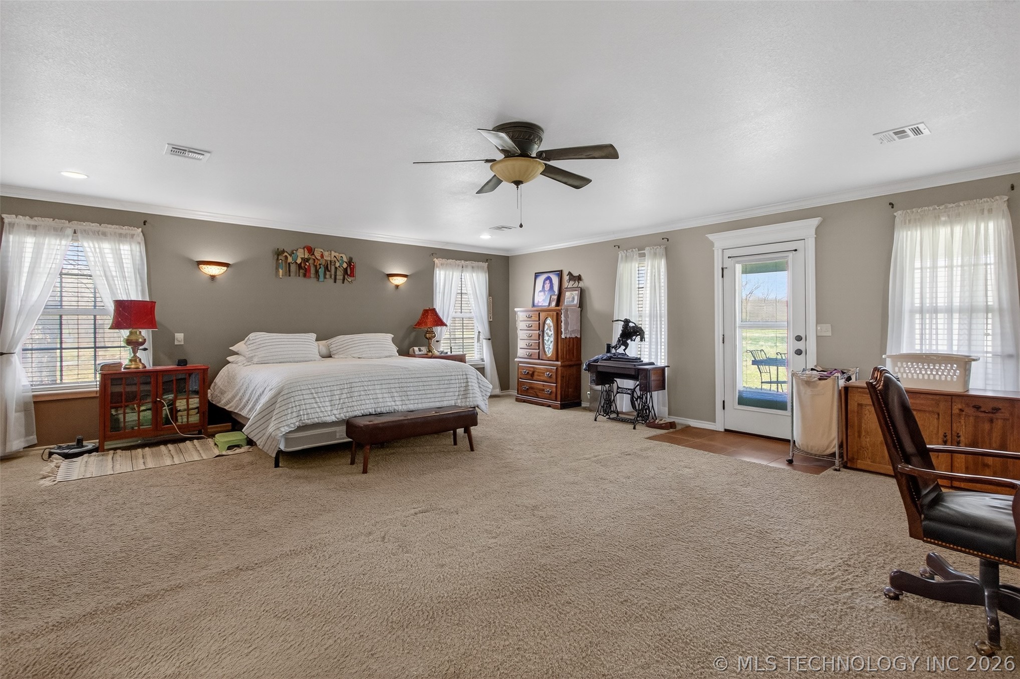 2709 S 34th Road Property Photo 27
