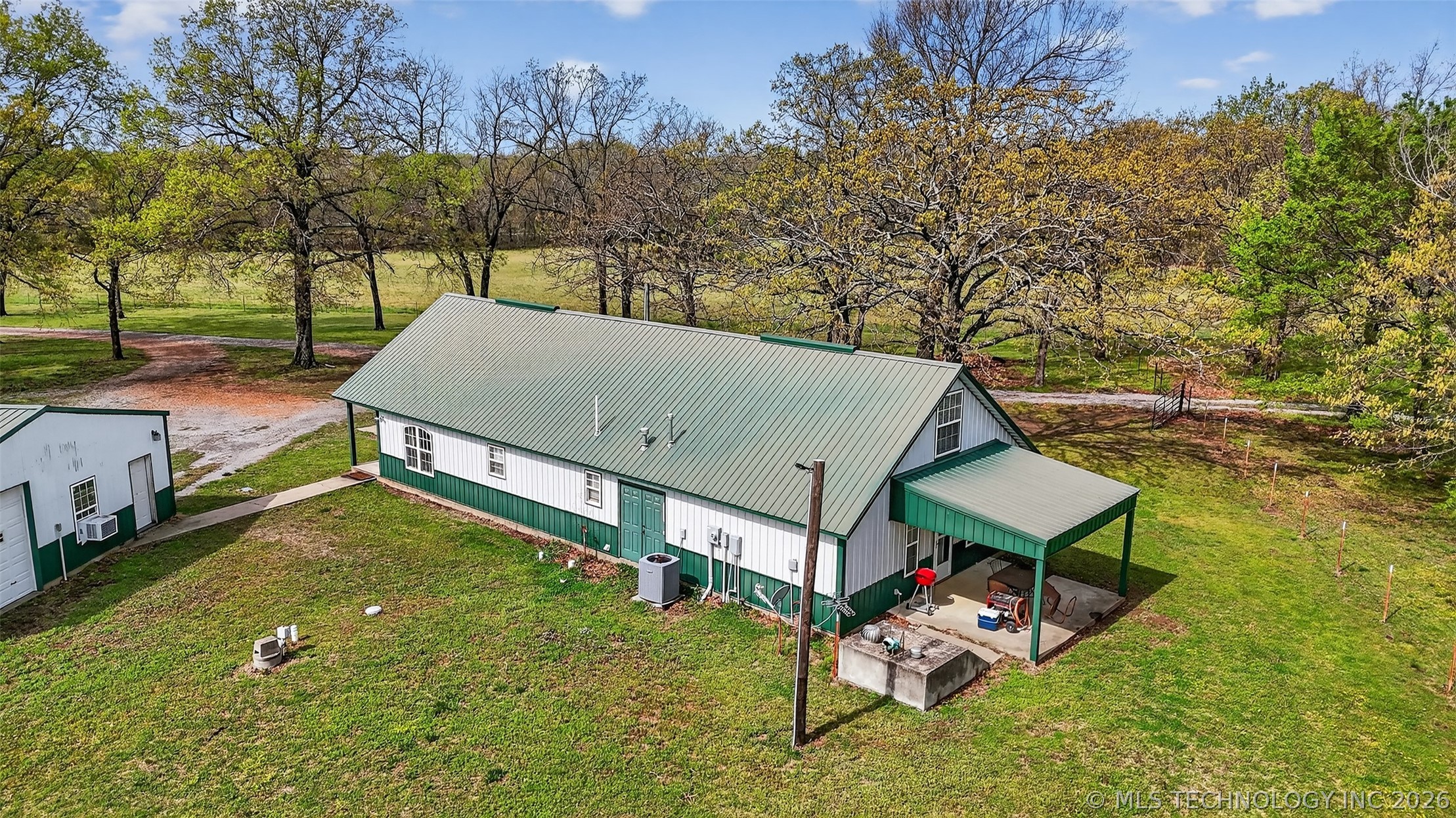 2709 S 34th Road Property Photo 49