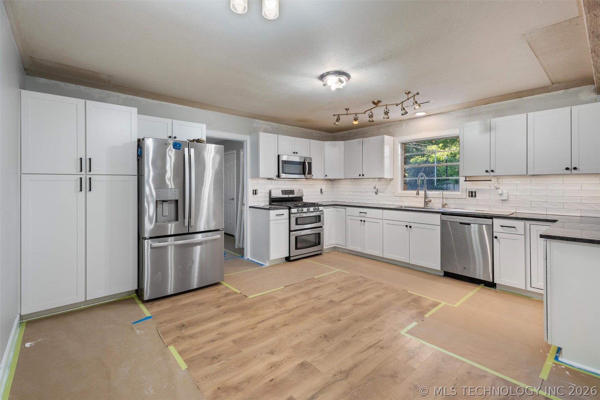 1418 Grandview Road Property Photo 3