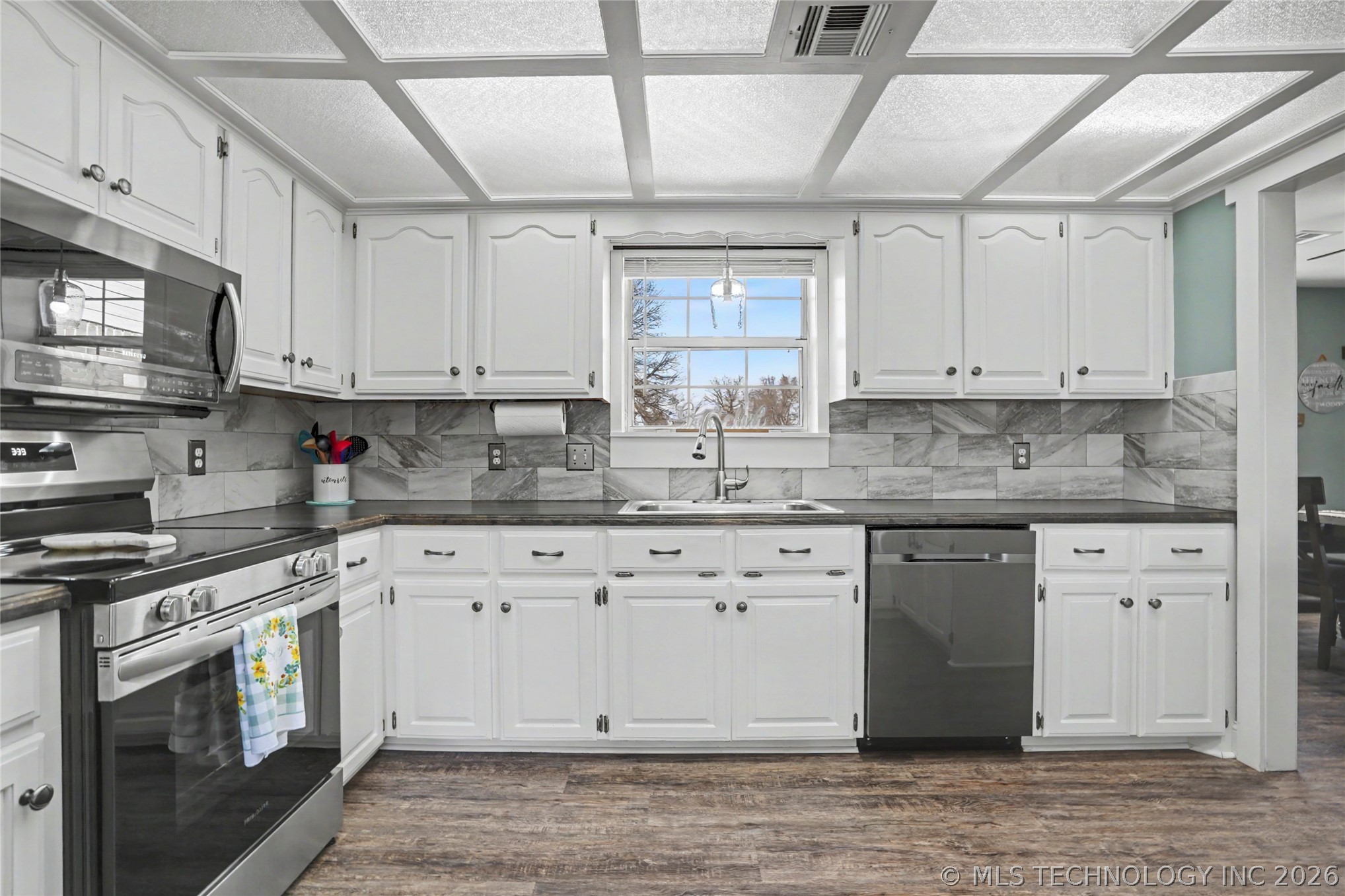 84 Southridge Drive Property Photo 14