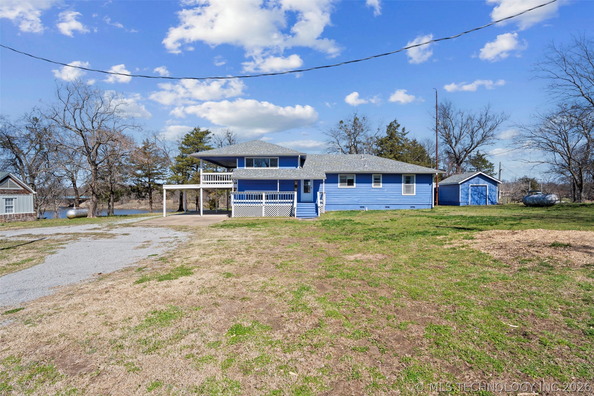 5057 E 425 Road Property Photo 2