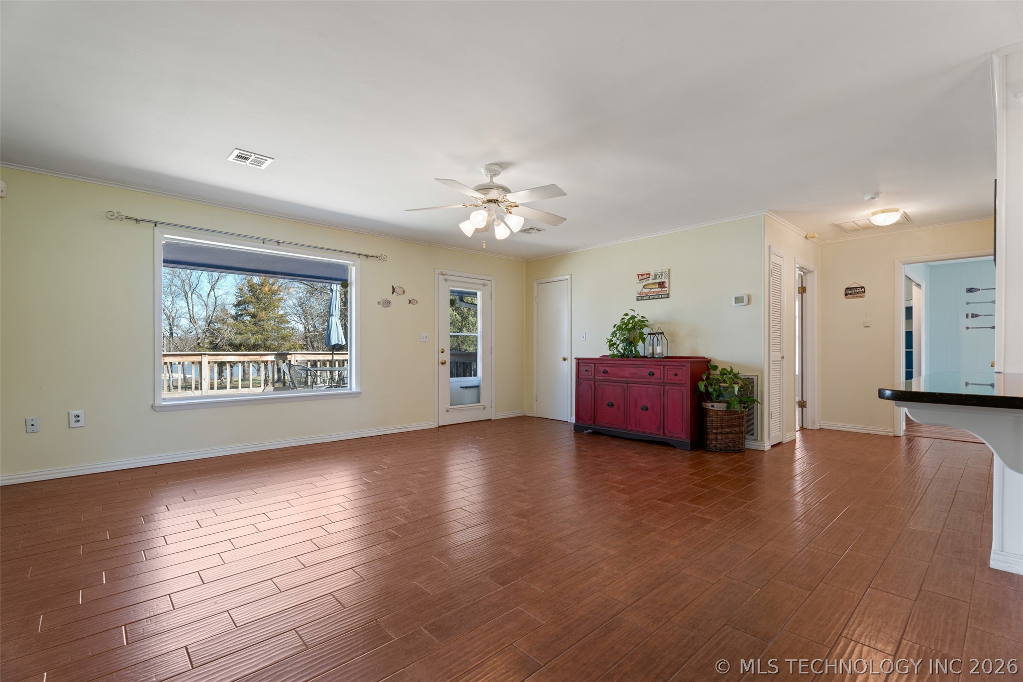5057 E 425 Road Property Photo 8