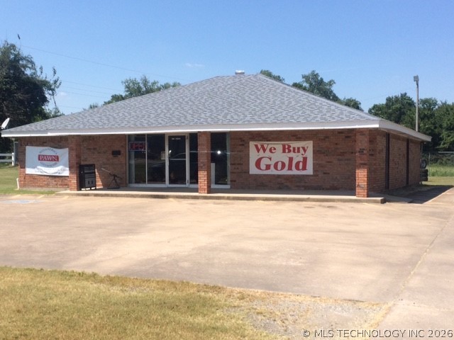 1620 W Shawnee Bypass