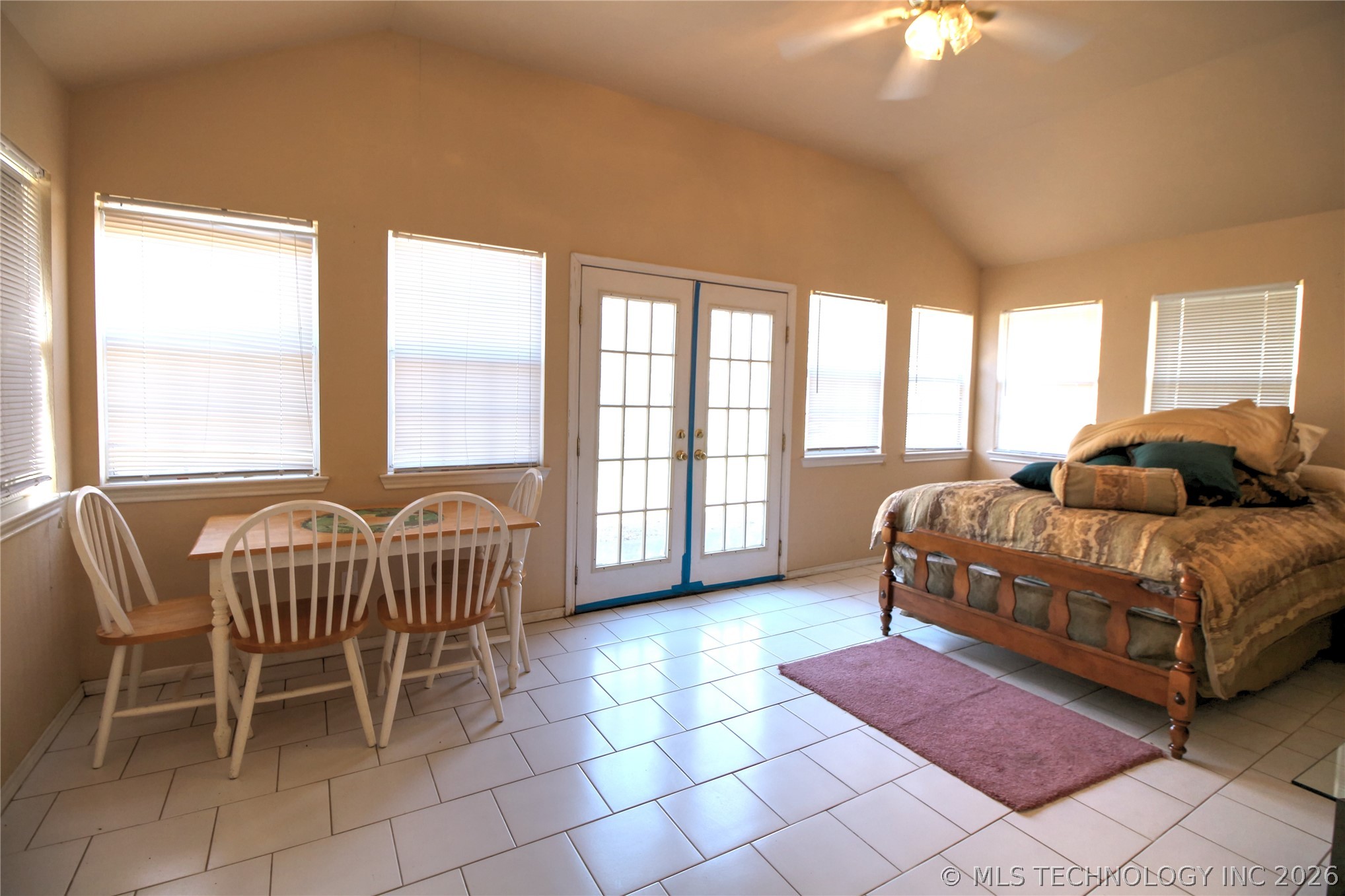 6786 Red Oak Property Photo 13